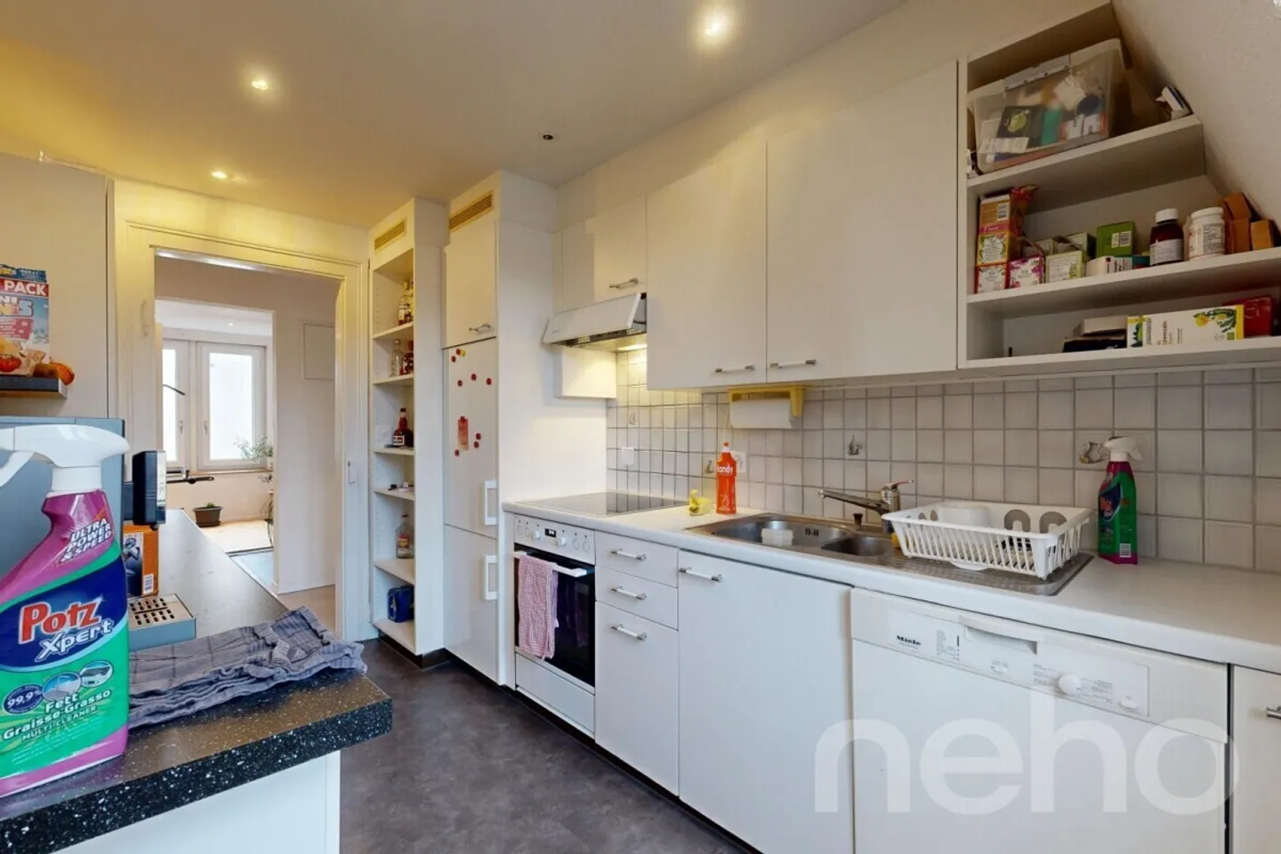 Affascinante casa plurifamiliare con potenziale di sviluppo a Dietikon - Foto 8 di 12