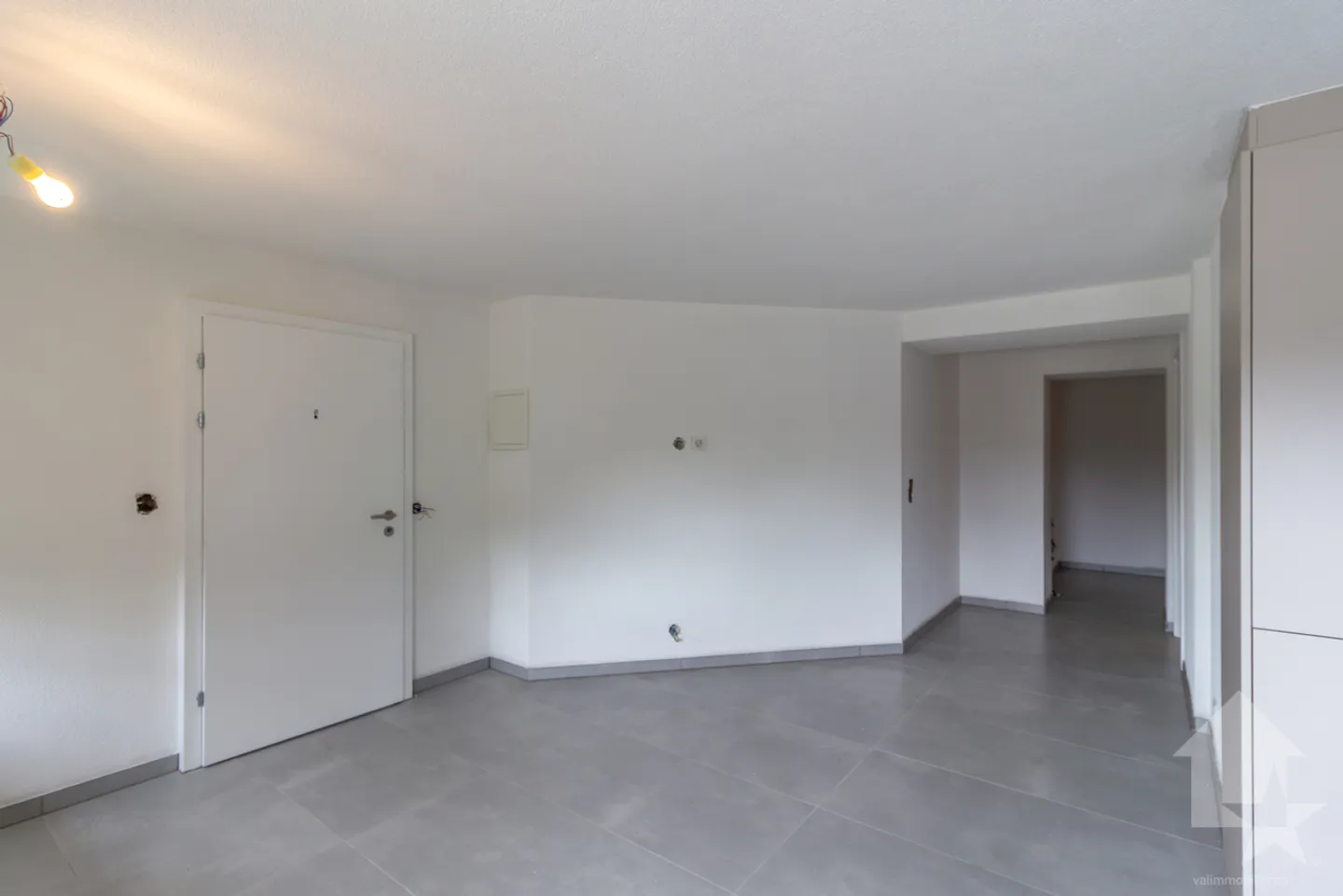 Charming Renovated Duplex in Daillon - Photo 27 of 29