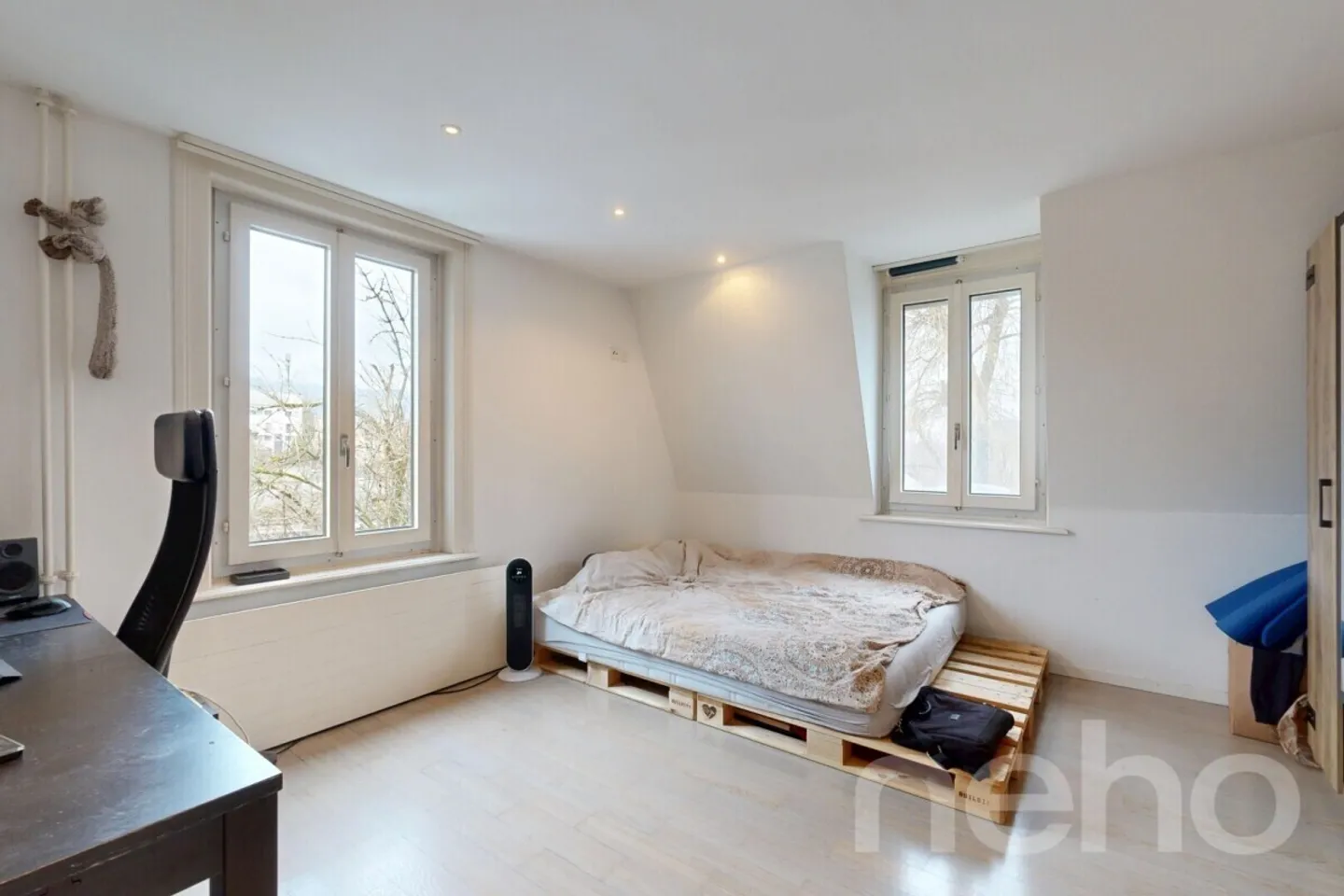 Affascinante casa plurifamiliare con potenziale di sviluppo a Dietikon - Foto 9 di 12