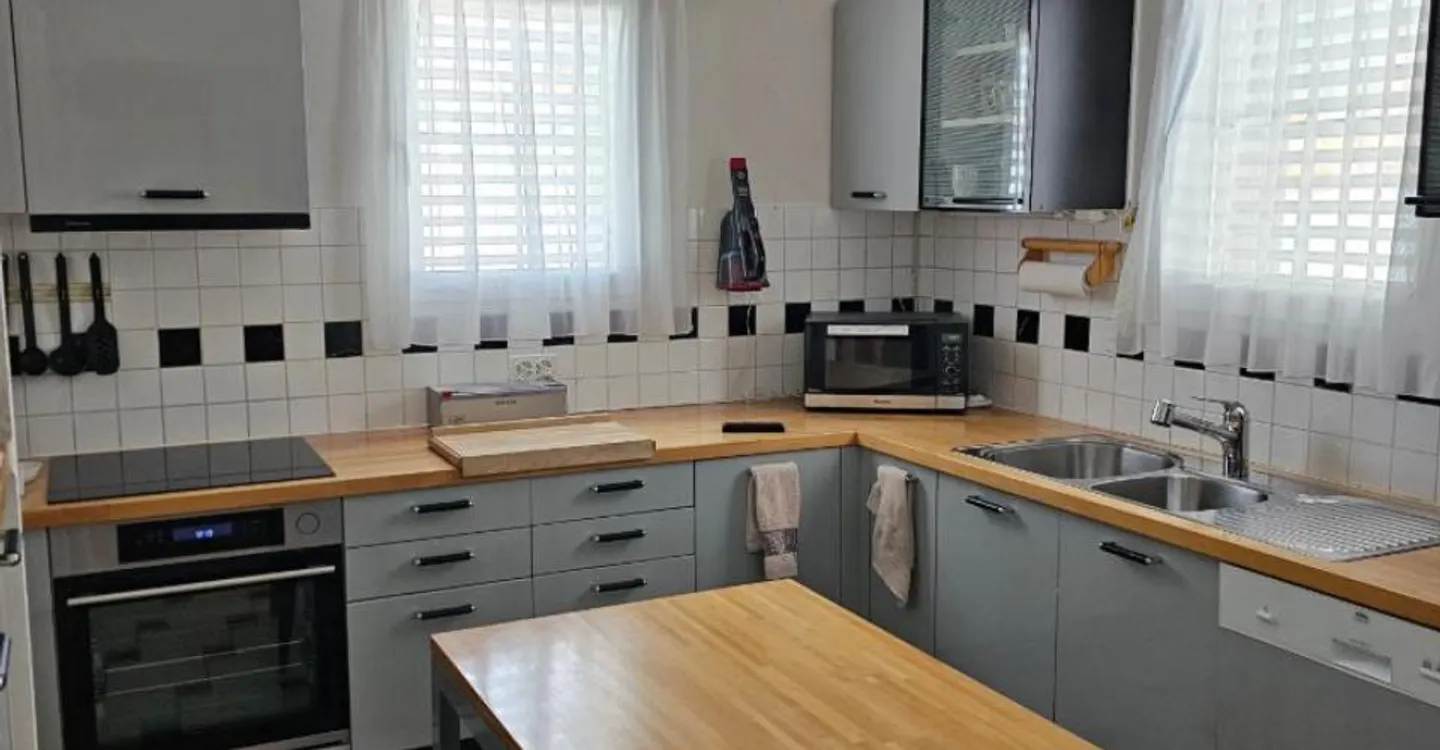 Moderne Erweiterung, energieeffiziente Spitzenleistung und privater Pool - Foto 7 von 13
