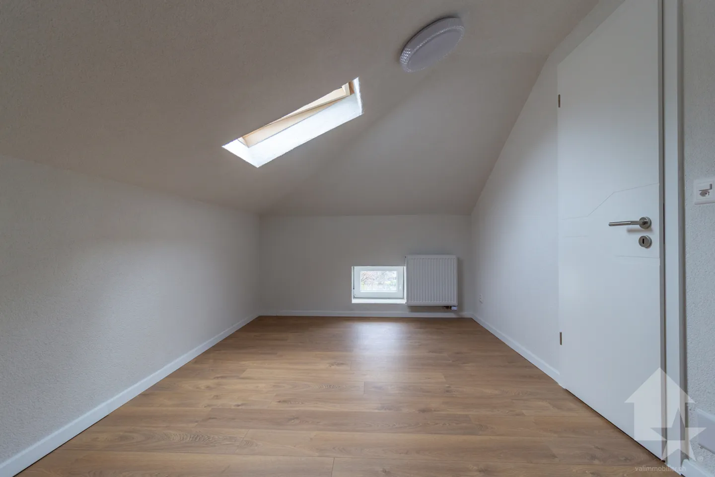 Charming Renovated Duplex in Daillon - Photo 14 of 29