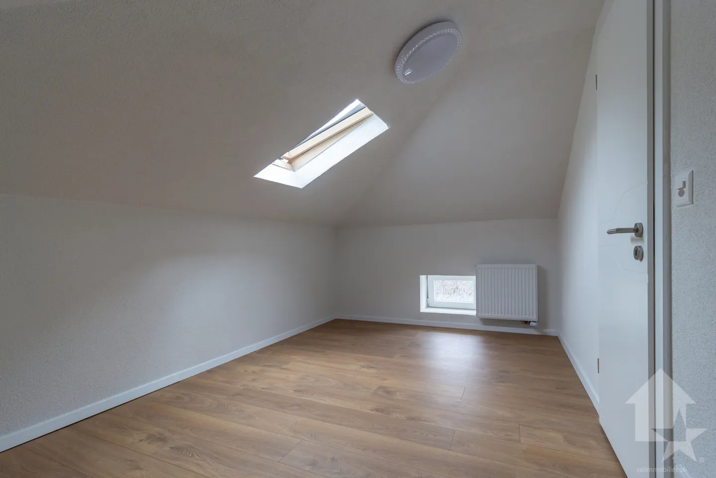 Charming Renovated Duplex in Daillon - Photo 15 of 29