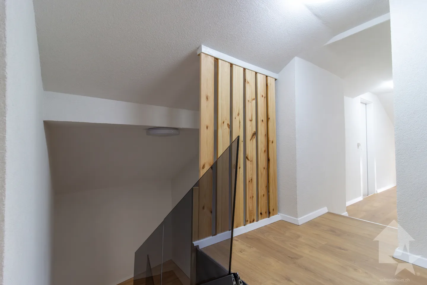 Charming Renovated Duplex in Daillon - Photo 19 of 29
