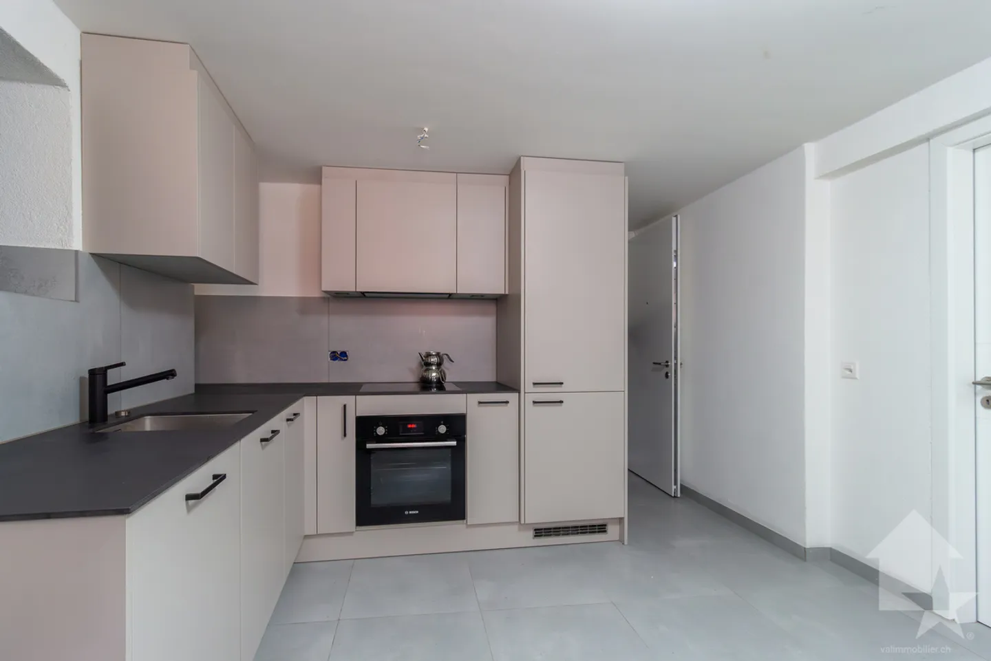 Charming Renovated Duplex in Daillon - Photo 22 of 29