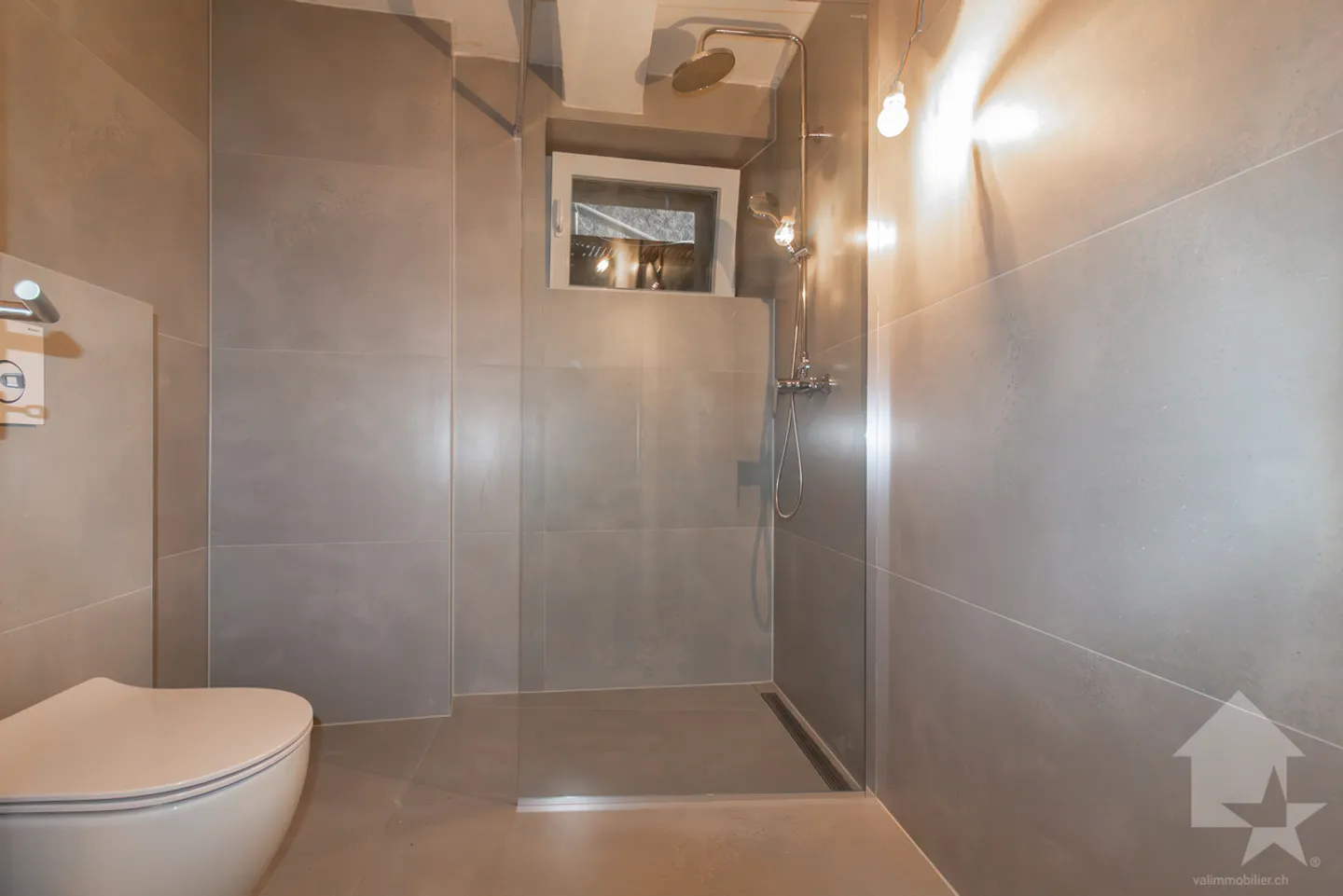 Charming Renovated Duplex in Daillon - Photo 23 of 29