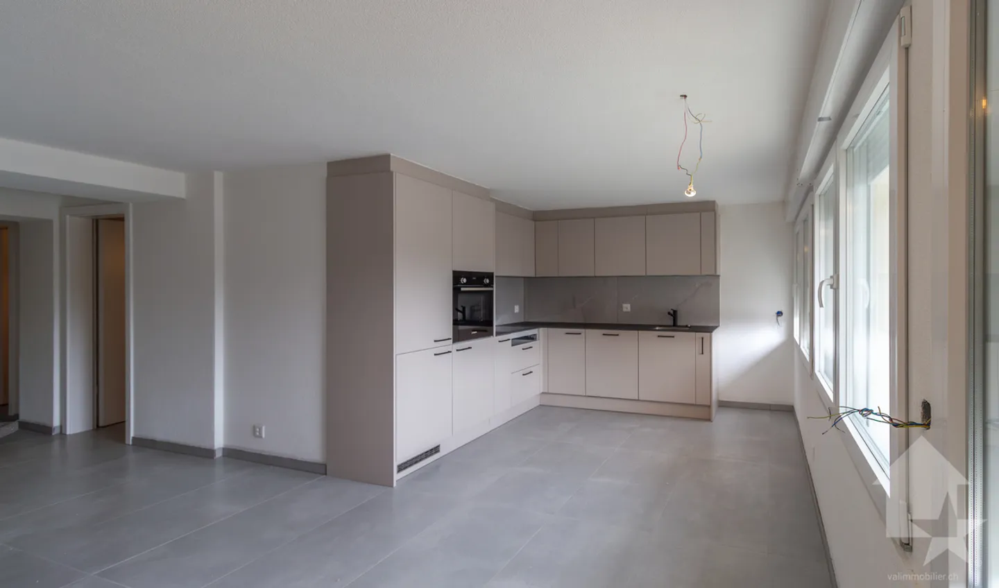 Charming Renovated Duplex in Daillon - Photo 25 of 29