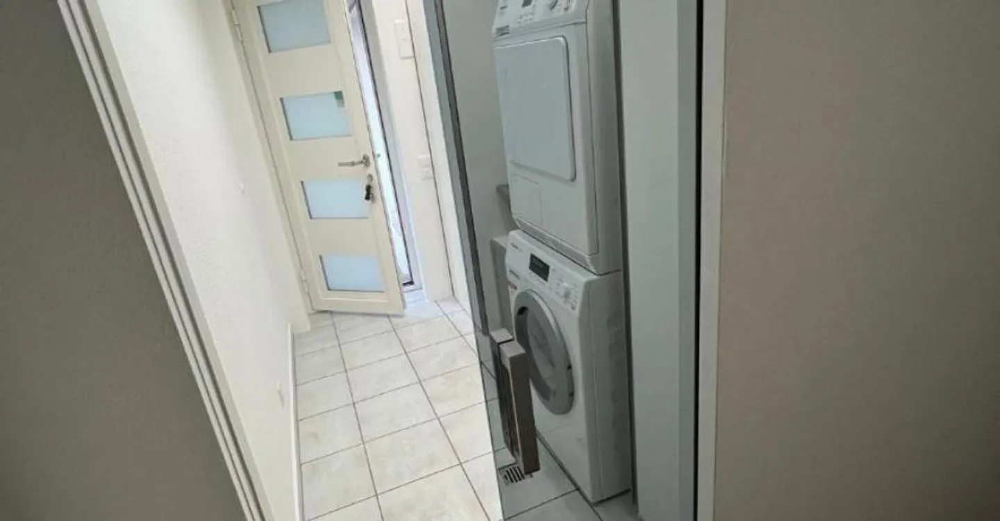 Moderne Erweiterung, energieeffiziente Spitzenleistung und privater Pool - Foto 10 von 13