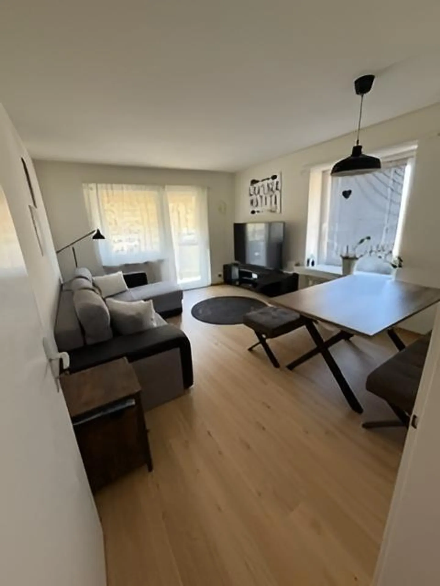 Appartement lumineux de 3 pièces au 2ème étage - Photo 2 sur 12