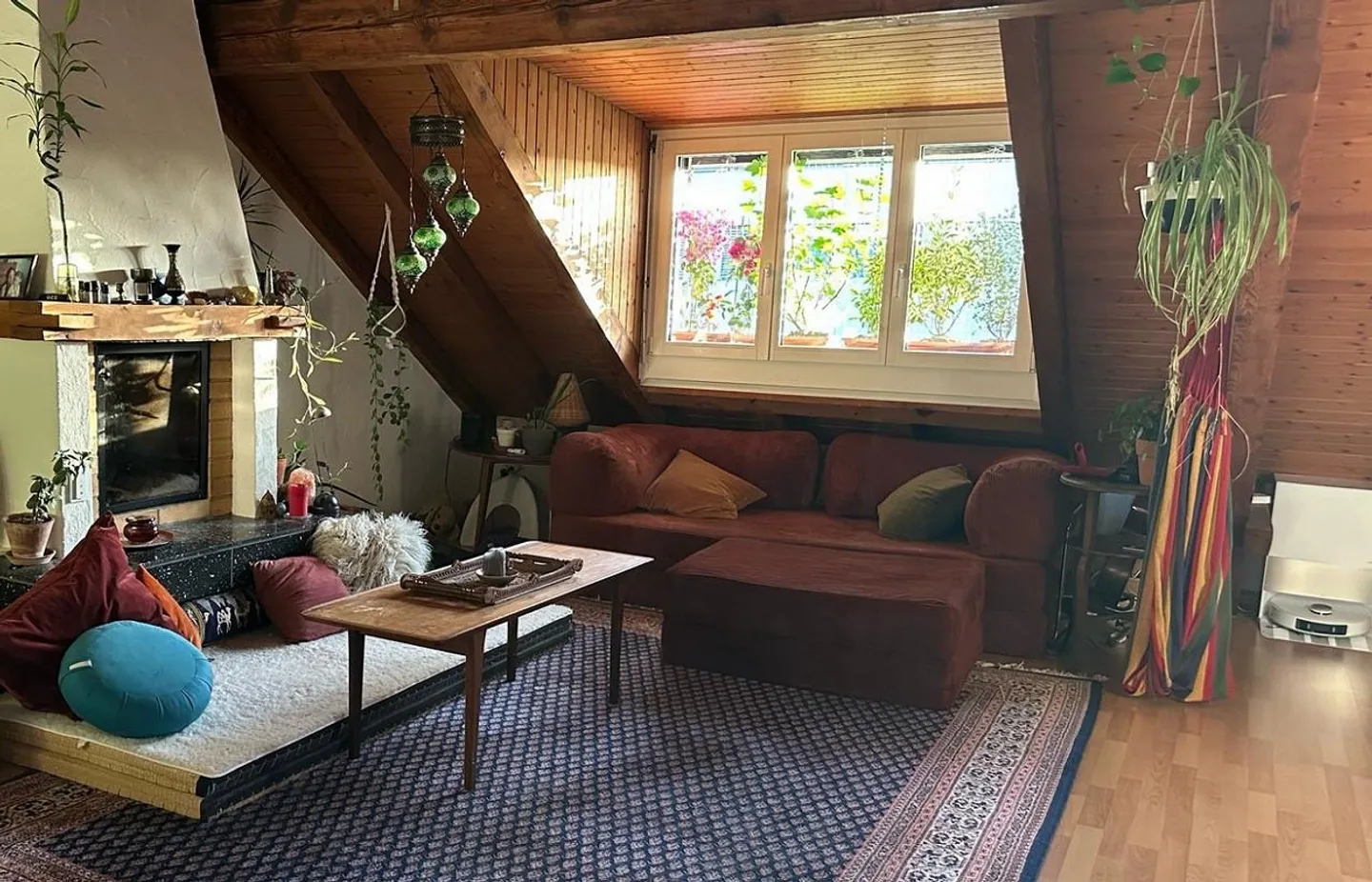 Belle appartement sous les toits dans un endroit calme avec galerie - Photo 3 sur 8