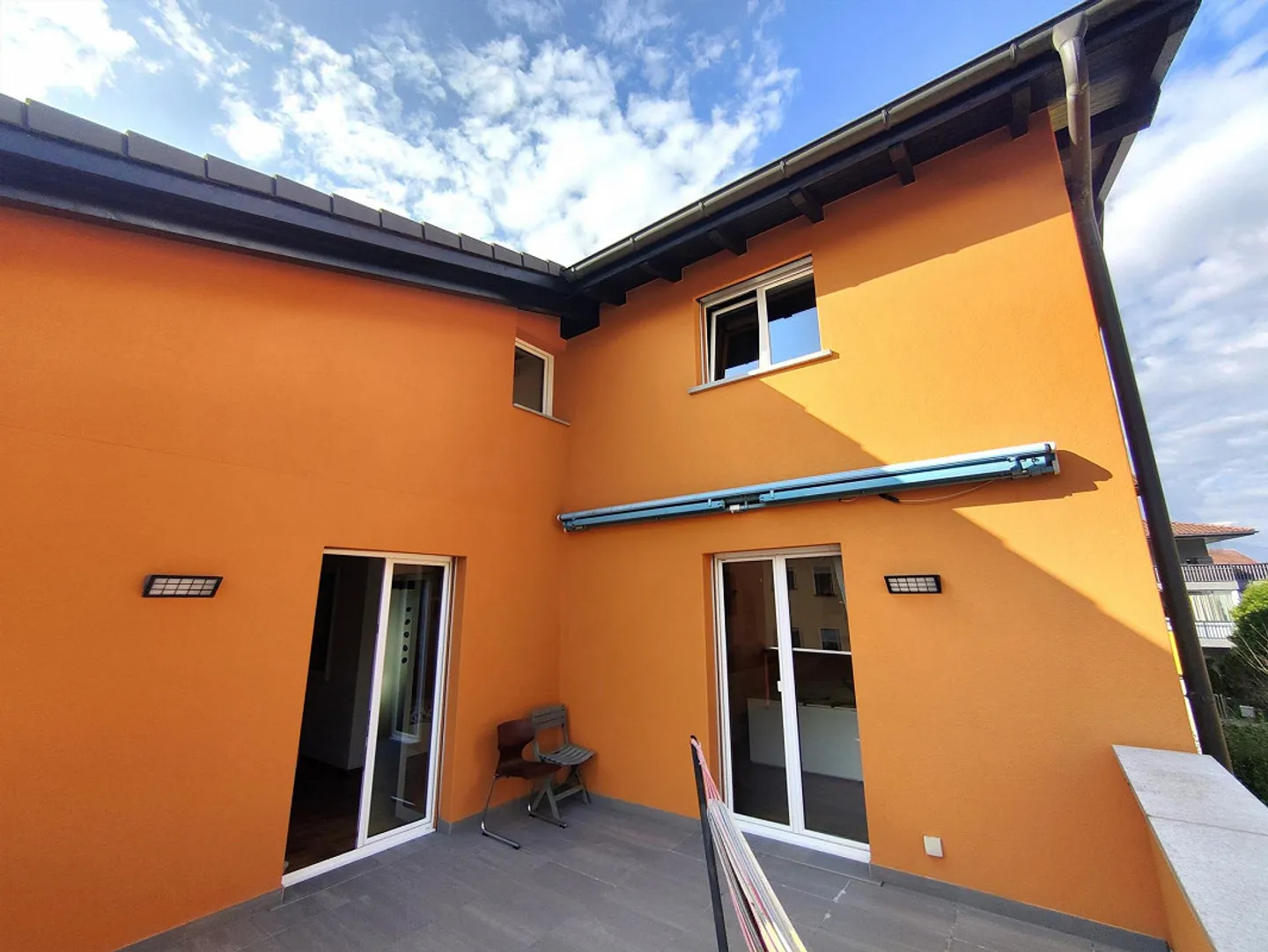 Casa unifamiliare con giardino a Gnosca - Foto 3 di 18