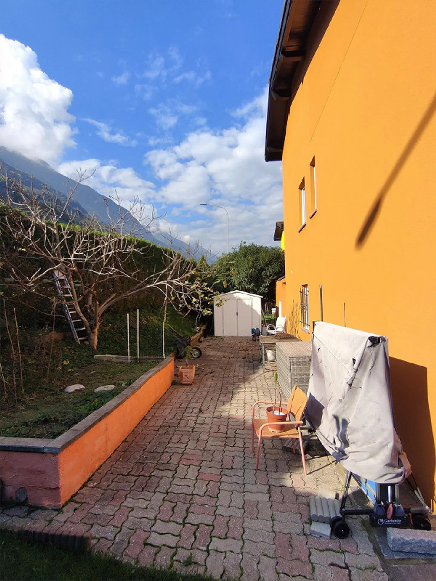 Casa unifamiliare con giardino a Gnosca - Foto 4 di 18