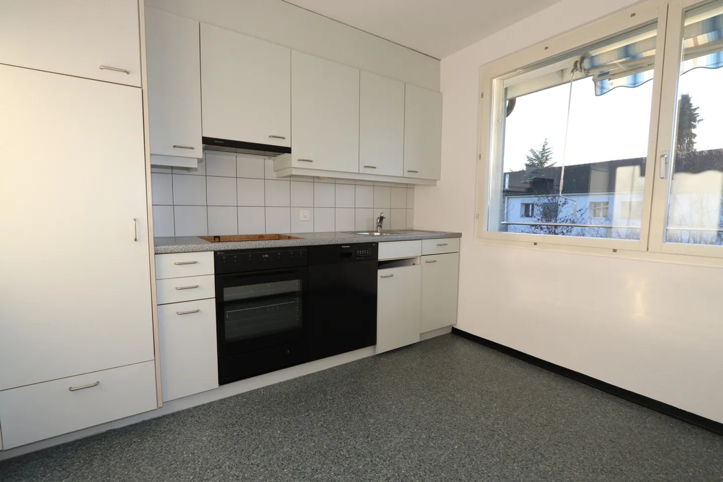 Cozy 4-room apartment in a quiet location - Photo 3 of 3