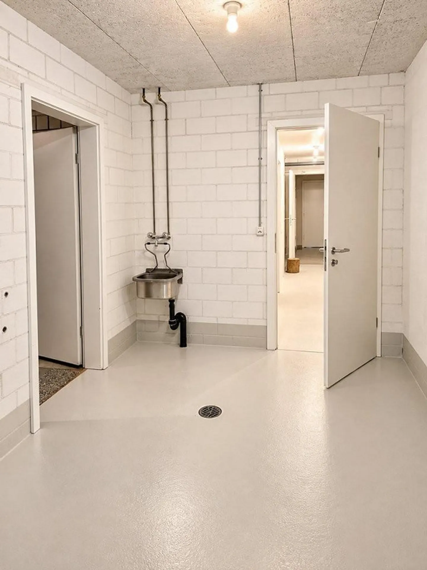 Practical storage space for rent! - Photo 2 of 4