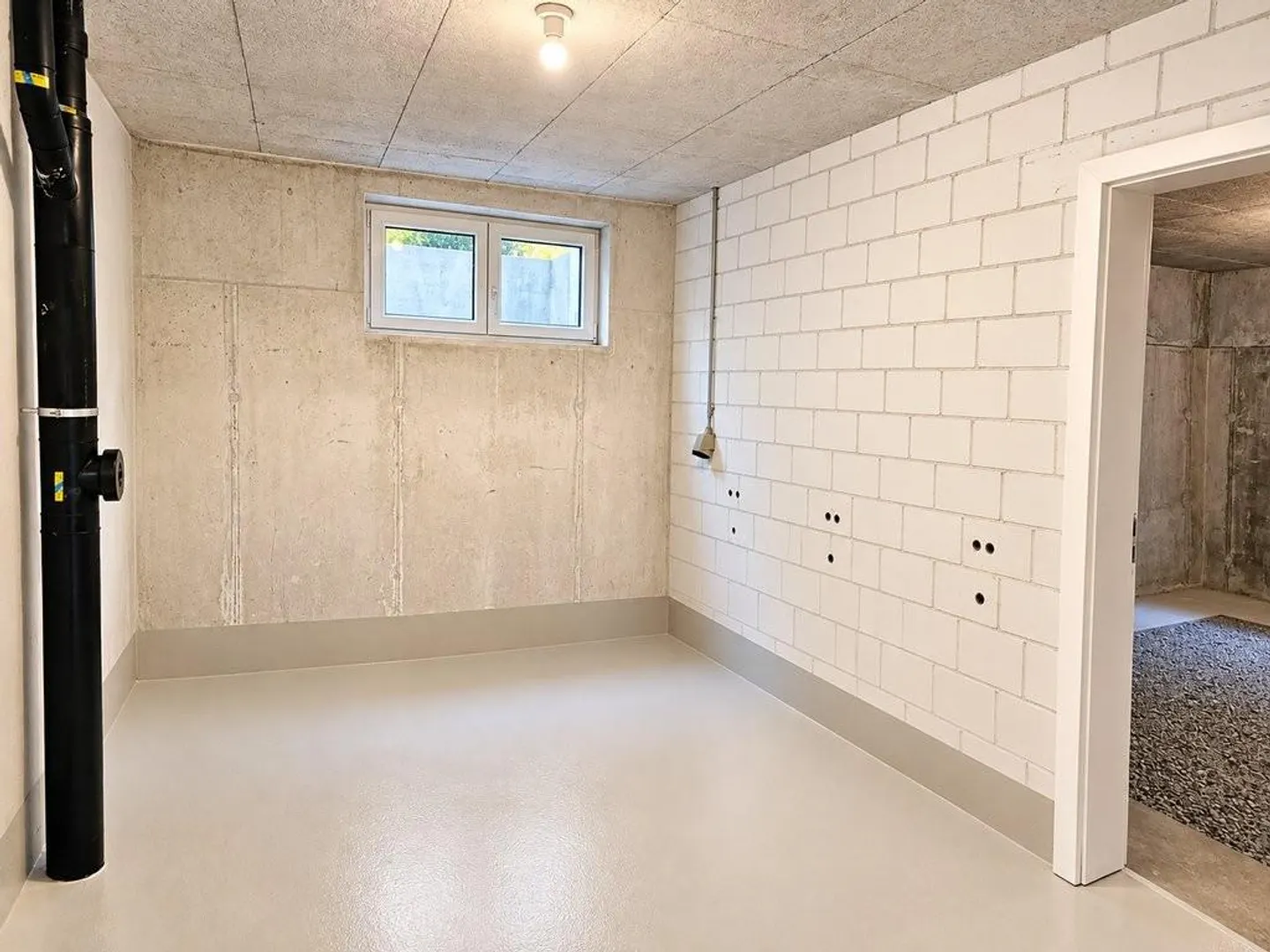 Practical storage space for rent! - Photo 3 of 4