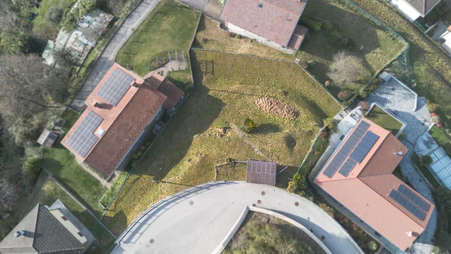 Building plot in Caneggio with open view of the valley - Photo 3 of 6