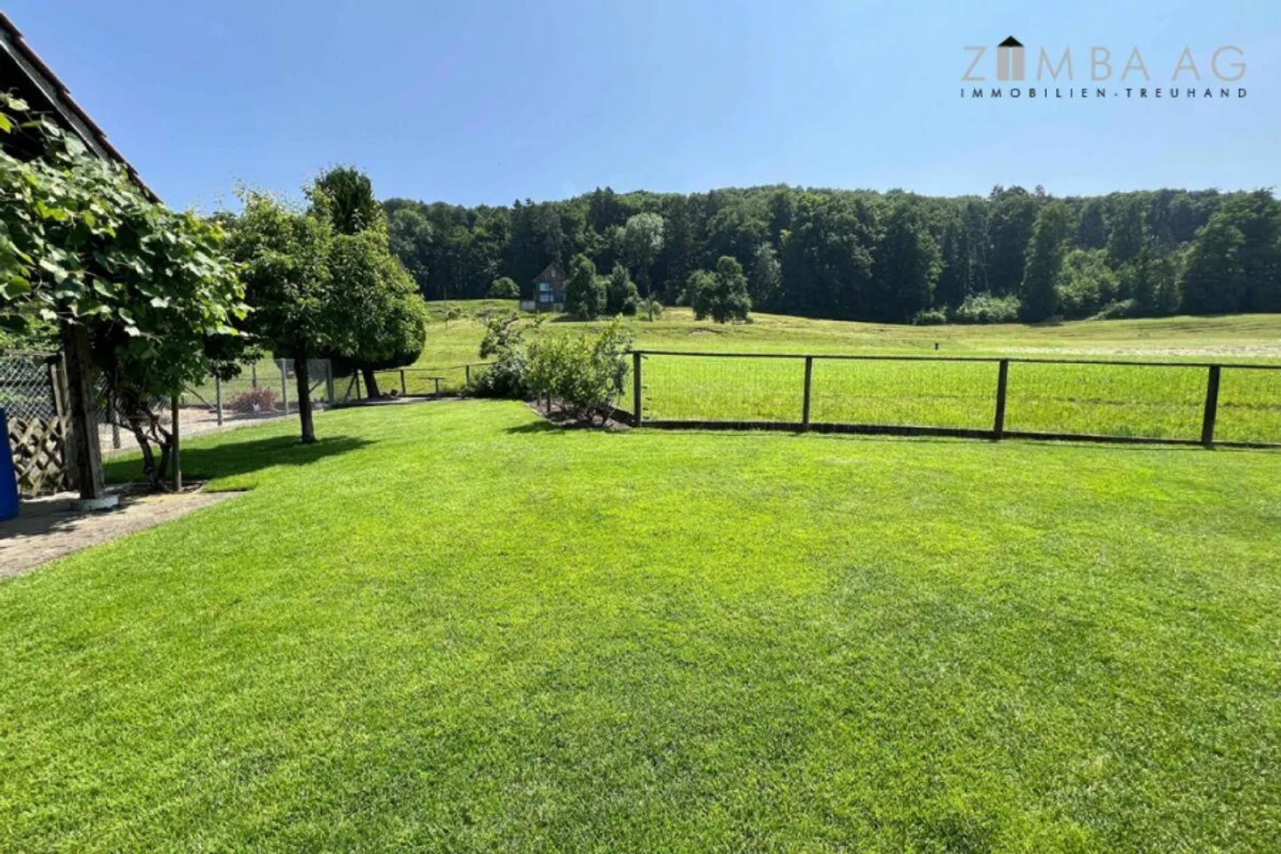 Quietest sunny location with park-like garden - Photo 2 of 15