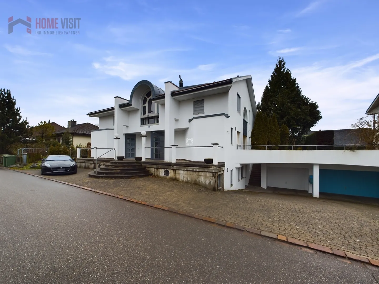 Familienhaus mit Mieteinnahmen - Foto 1 von 16