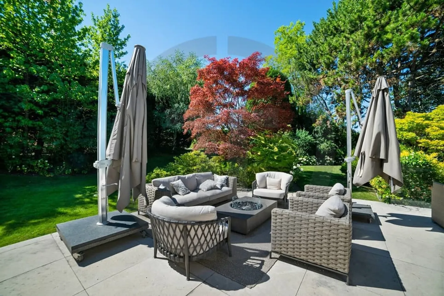 Exclusivity: Exceptional family home in Anières - Photo 3 of 13