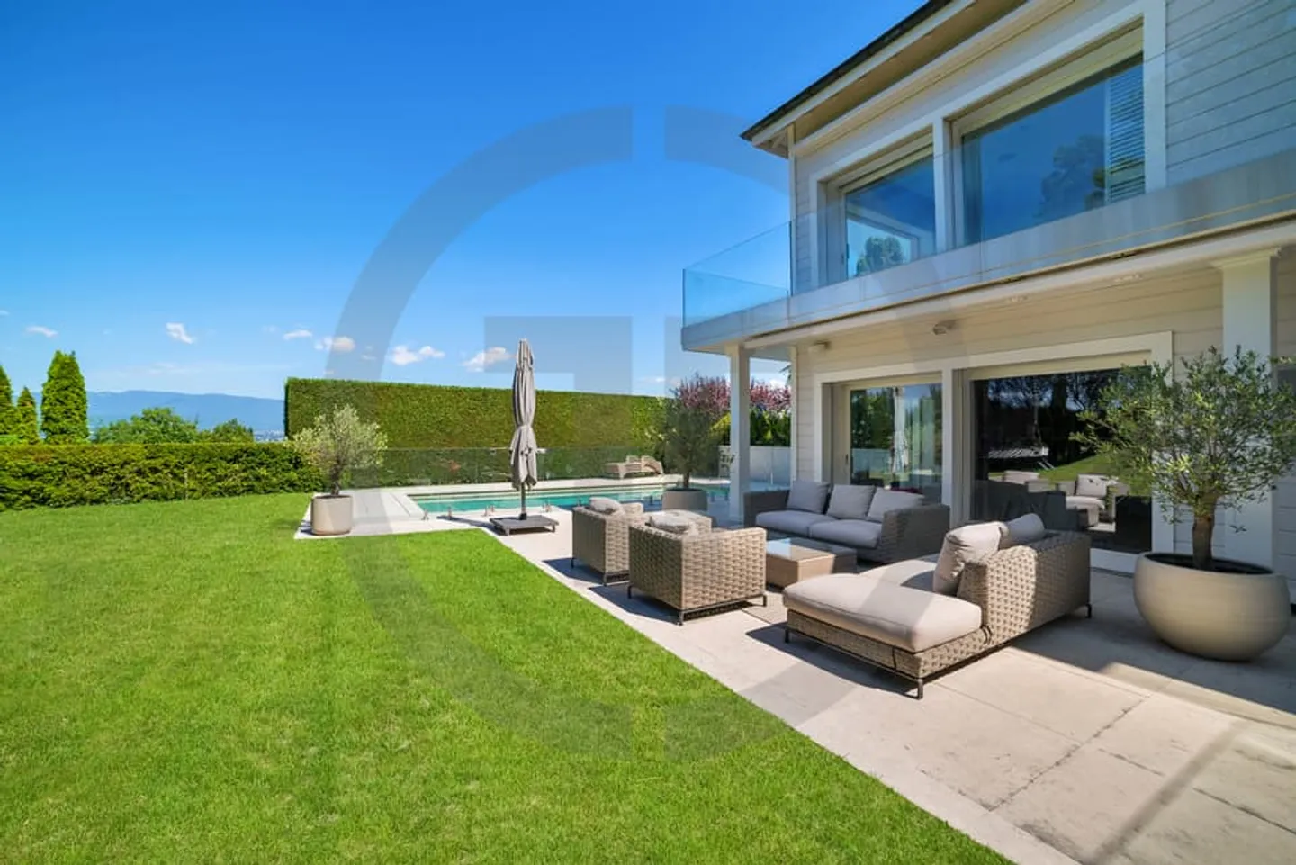 Exclusivity: Exceptional family home in Anières - Photo 7 of 13