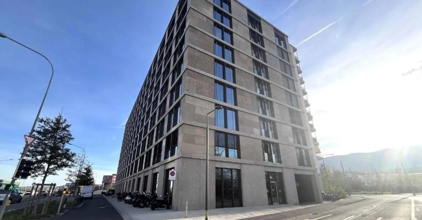 Modern and Bright Offices 620 m² Gare de Lancy Bachet - Photo 2 of 13