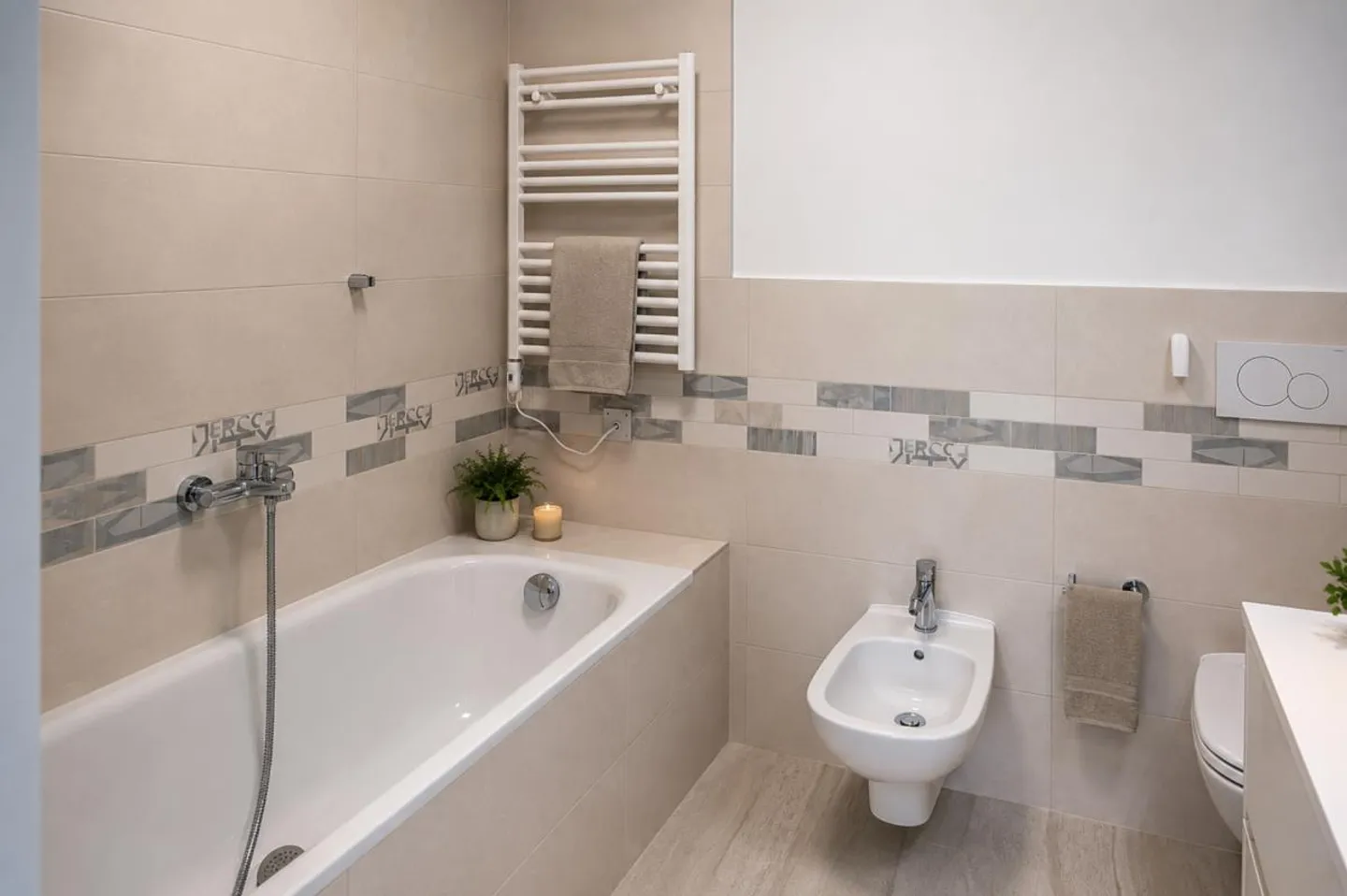 Modernes 3,5-Zimmer-Apartment mit einem 40 m² Hobbyraum - Foto 6 von 8