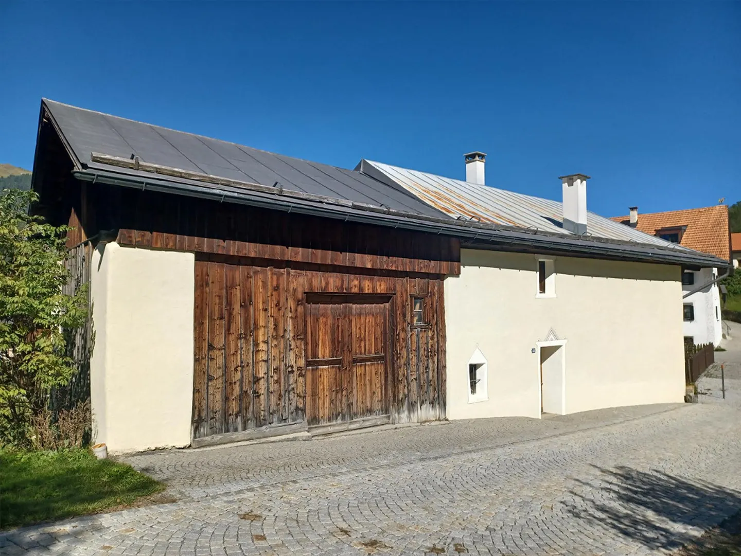 A Piece of Engadin History – Historical Residential House with Stable - Photo 10 of 11