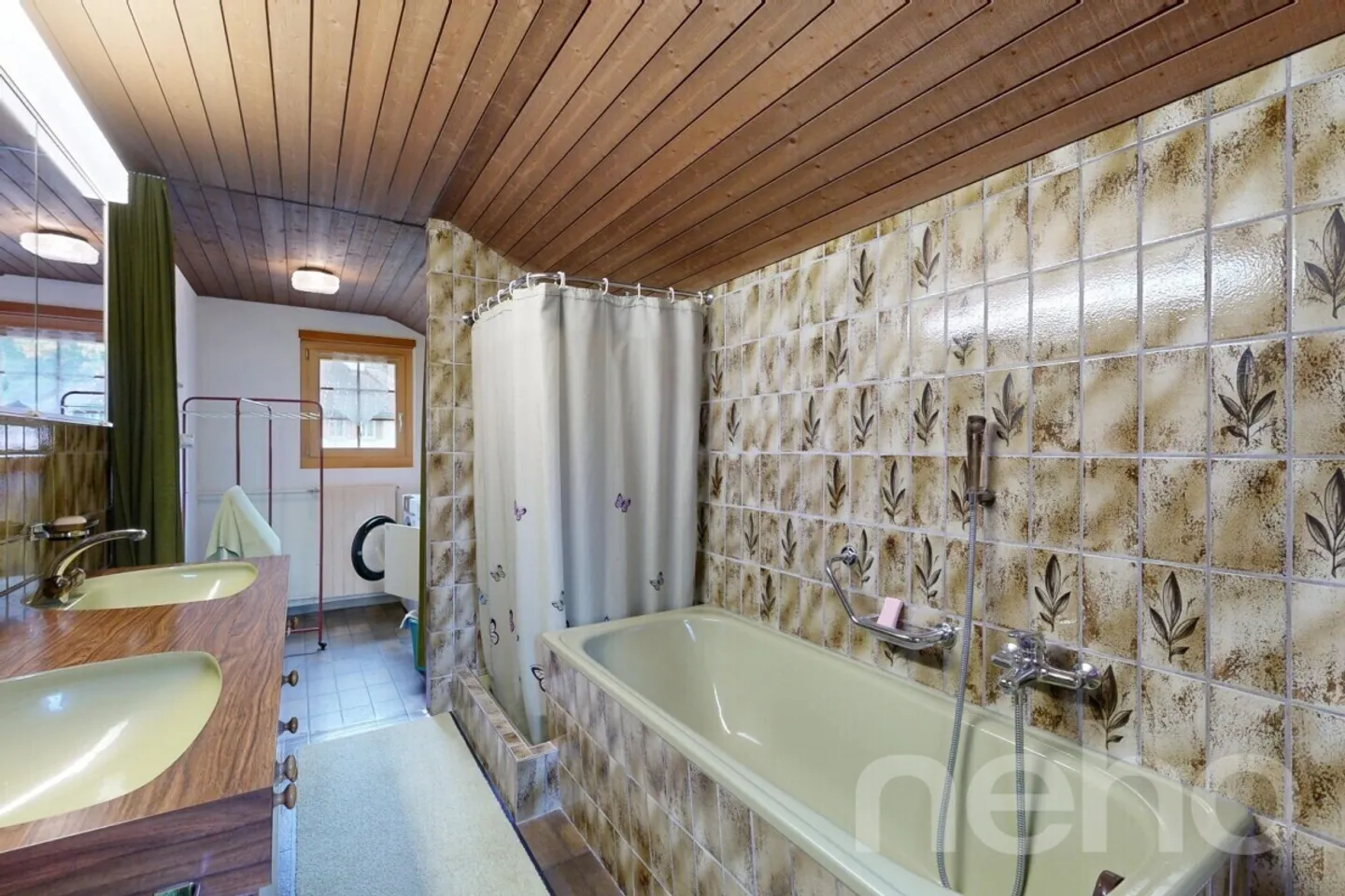 Attractive 4.5-room corner townhouse with separate shed - Photo 7 of 11