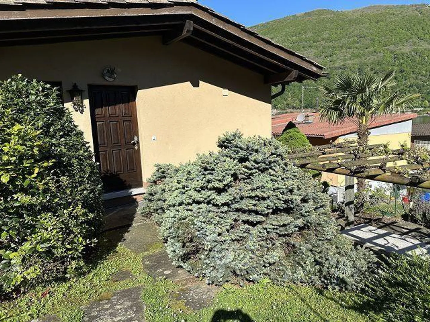Villetta di 5 1/2 locali molto tranquilla con vista lago - Foto 24 di 30