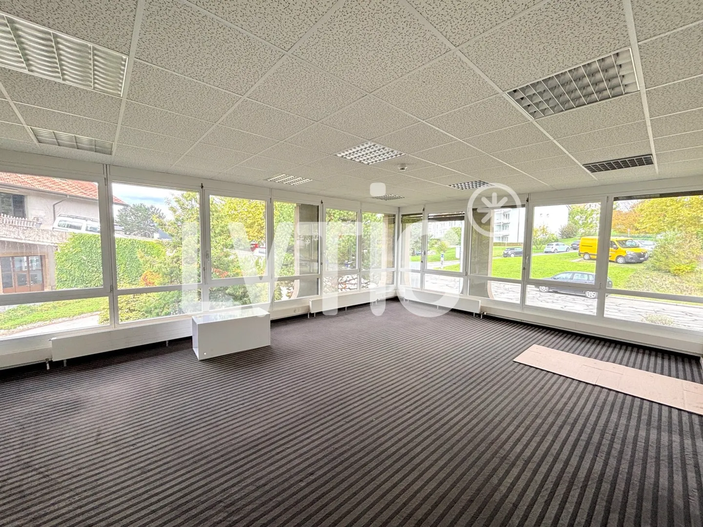 Showroom, commercial spaces, offices of 640 m2 for rent in Crissier - Photo 6 of 9