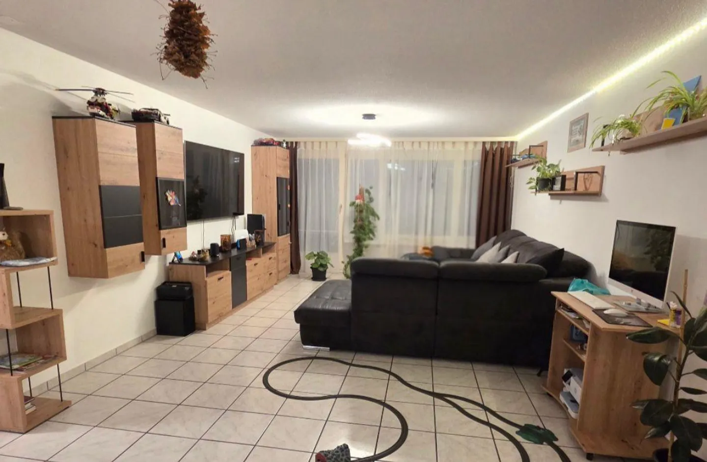 Gepflegte 4.5-Zimmer-Wohnung in Oberuzwil – ideal für Familien - Foto 3 von 11