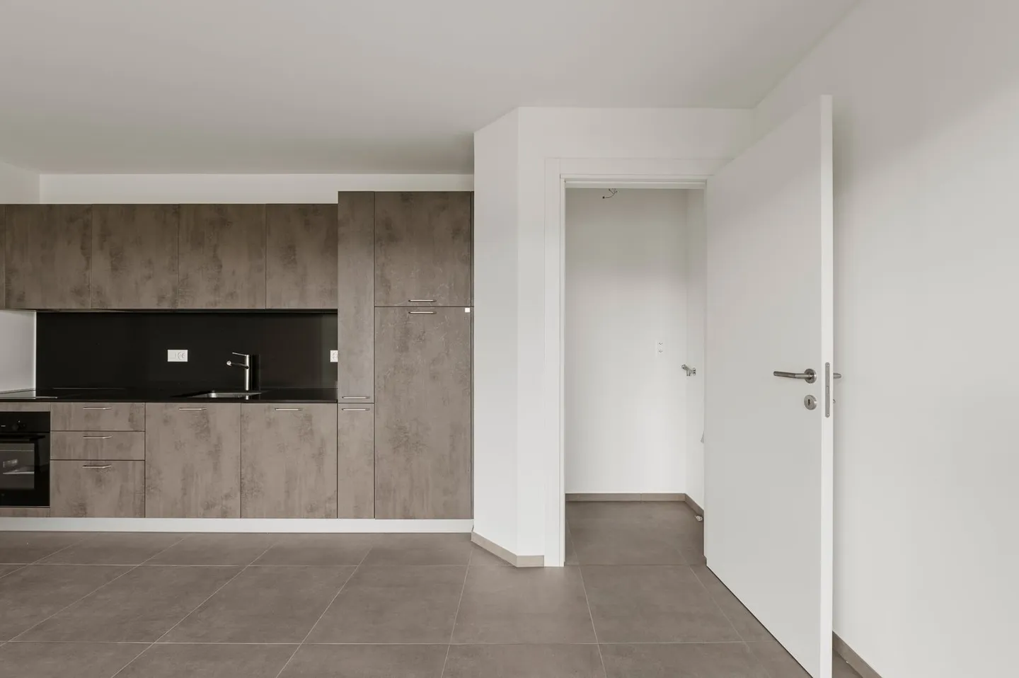 Modern 2.5-Room Apartment in the Residenza Fontis, Stabio, for Sale - Photo 2 of 18