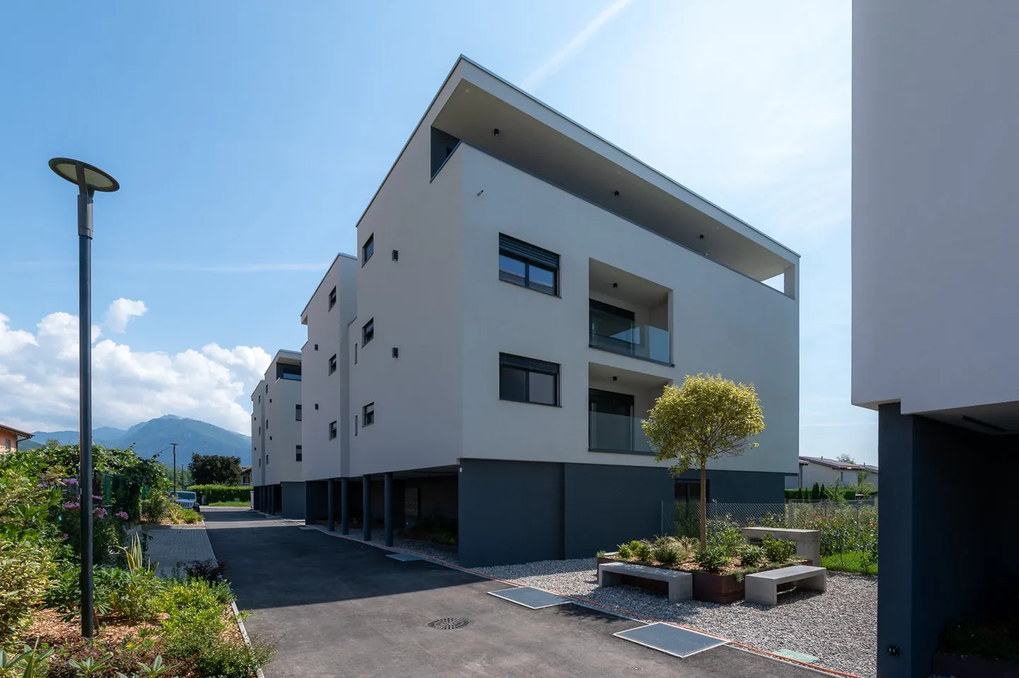 Modern 2.5-Room Apartment in the Residenza Fontis, Stabio, for Sale - Photo 17 of 18