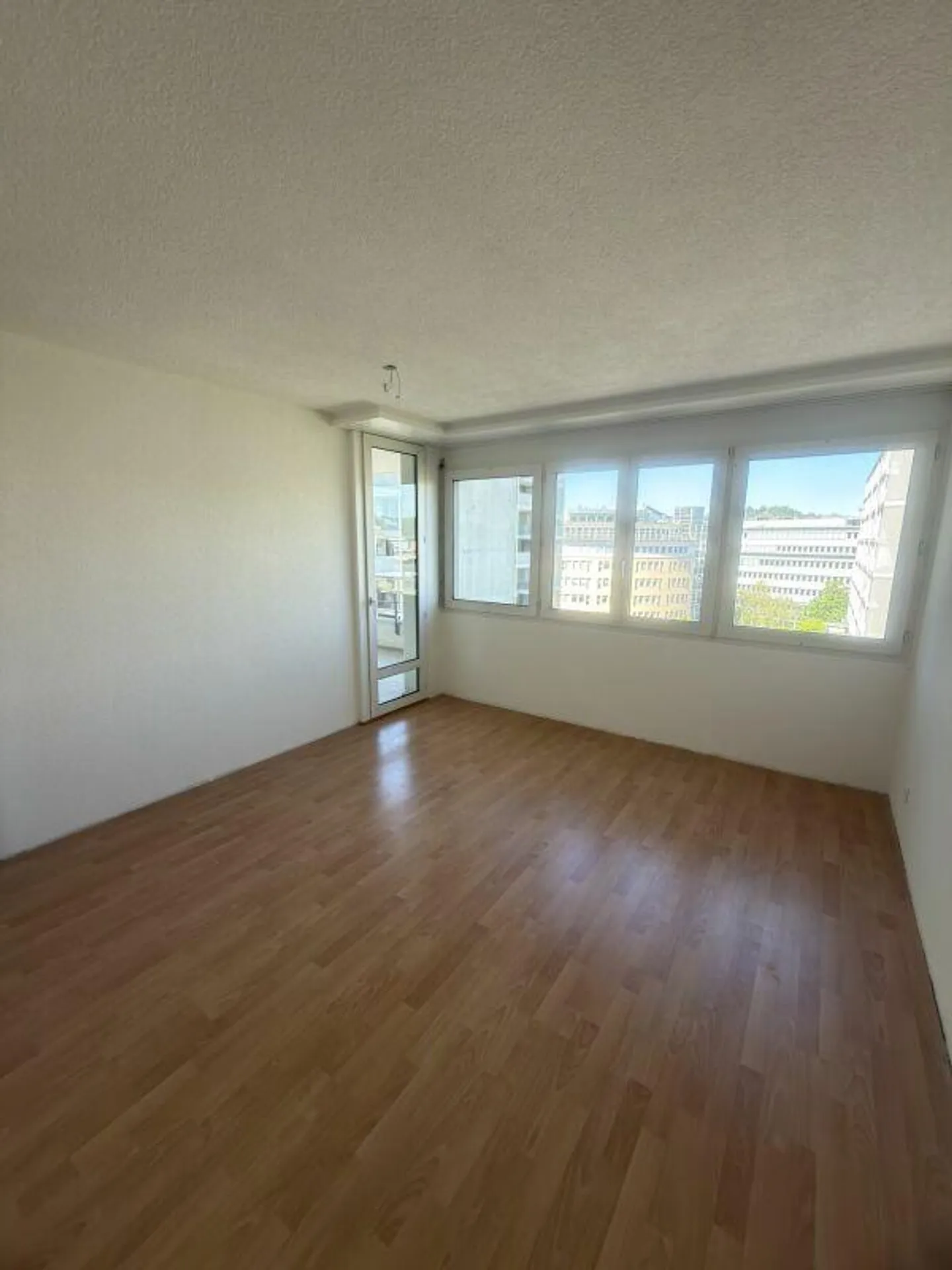 Renovated City Apartment in the Tribschen Quarter - Photo 7 of 12