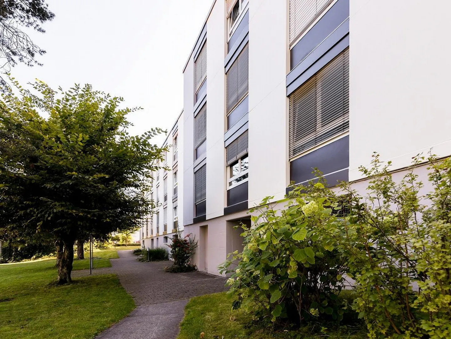 Appartamento luminoso di una camera nel centro di Lyss - Foto 1 di 4