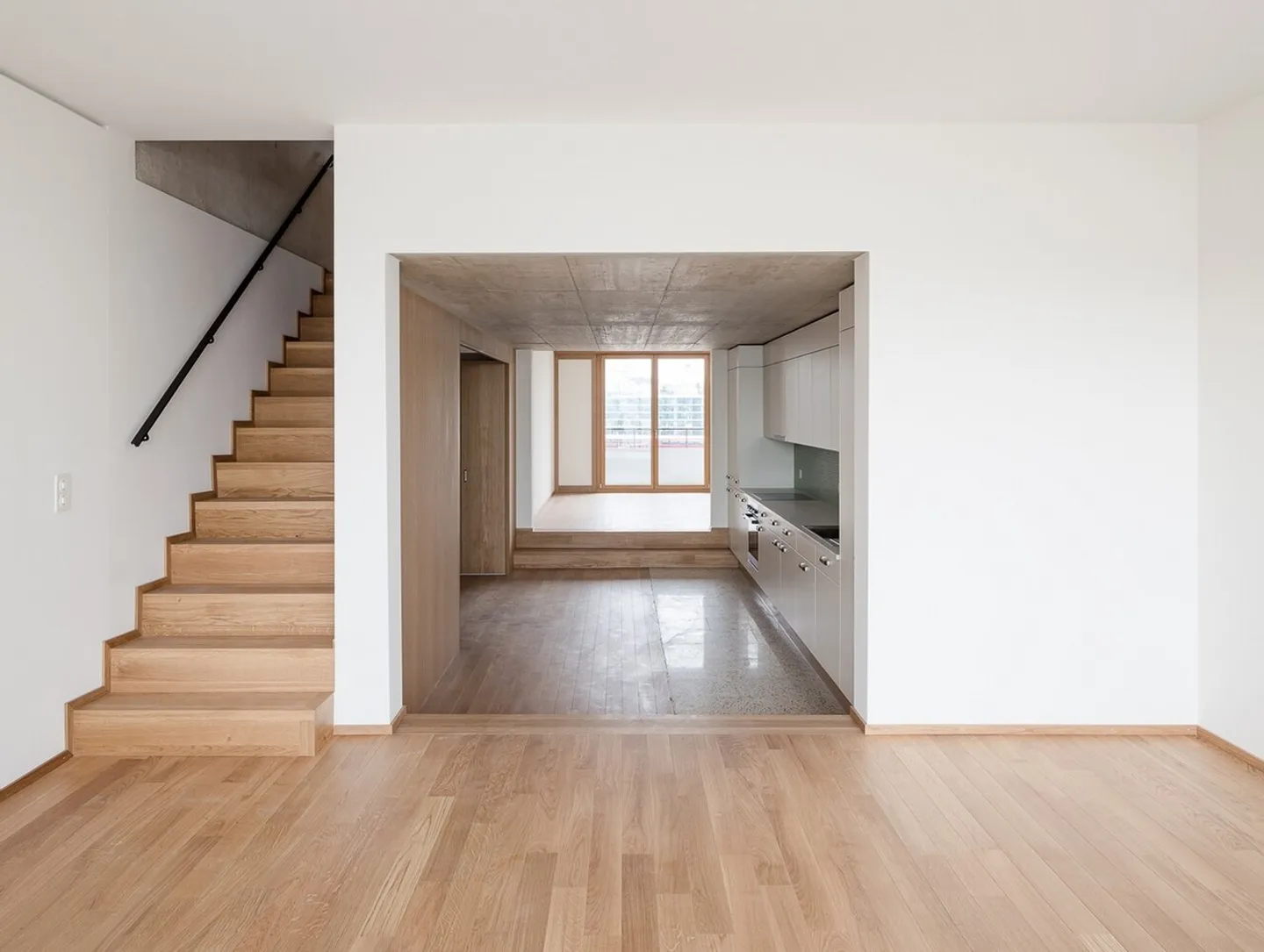 Superb duplex in elevation of 6.5 rooms with terrace and lake view - Photo 11 of 12