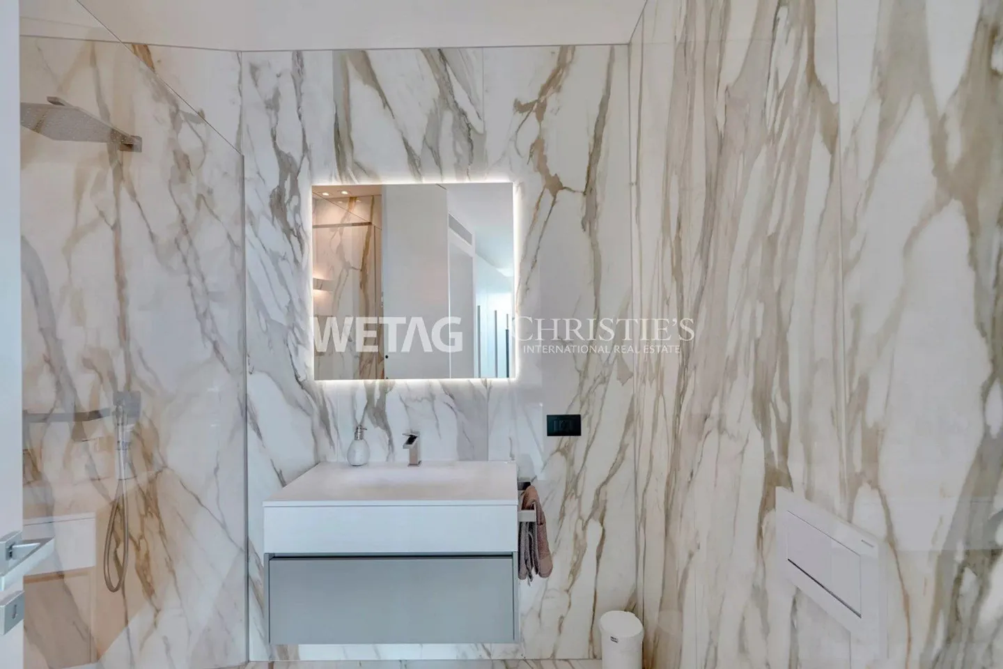 In vendita a Lugano-Vernate: Appartamento attico moderno con vista spettacolare sul lago - Foto 11 di 13