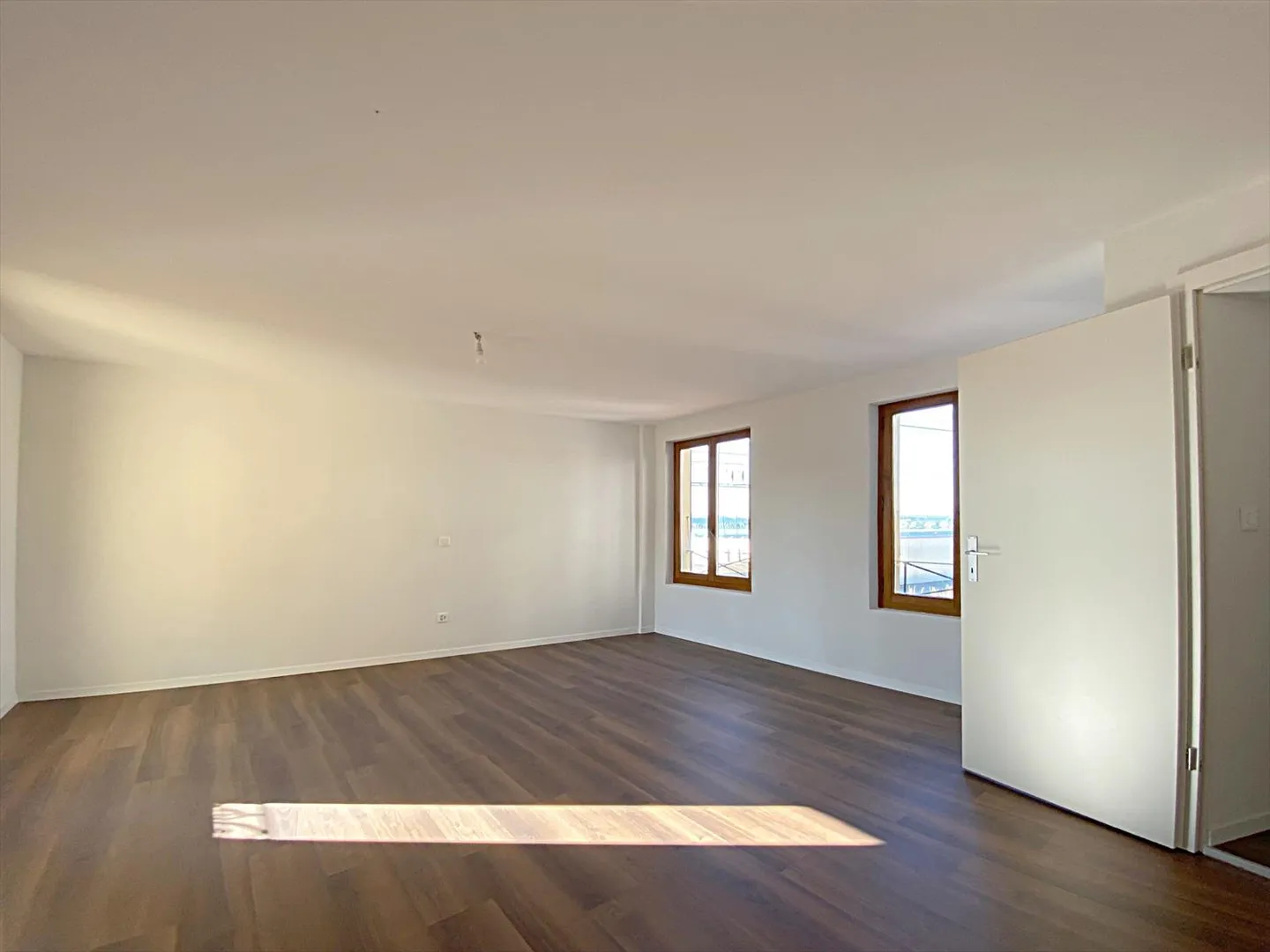 Charming 2-room apartment with lake view in Grandson - Photo 4 of 7