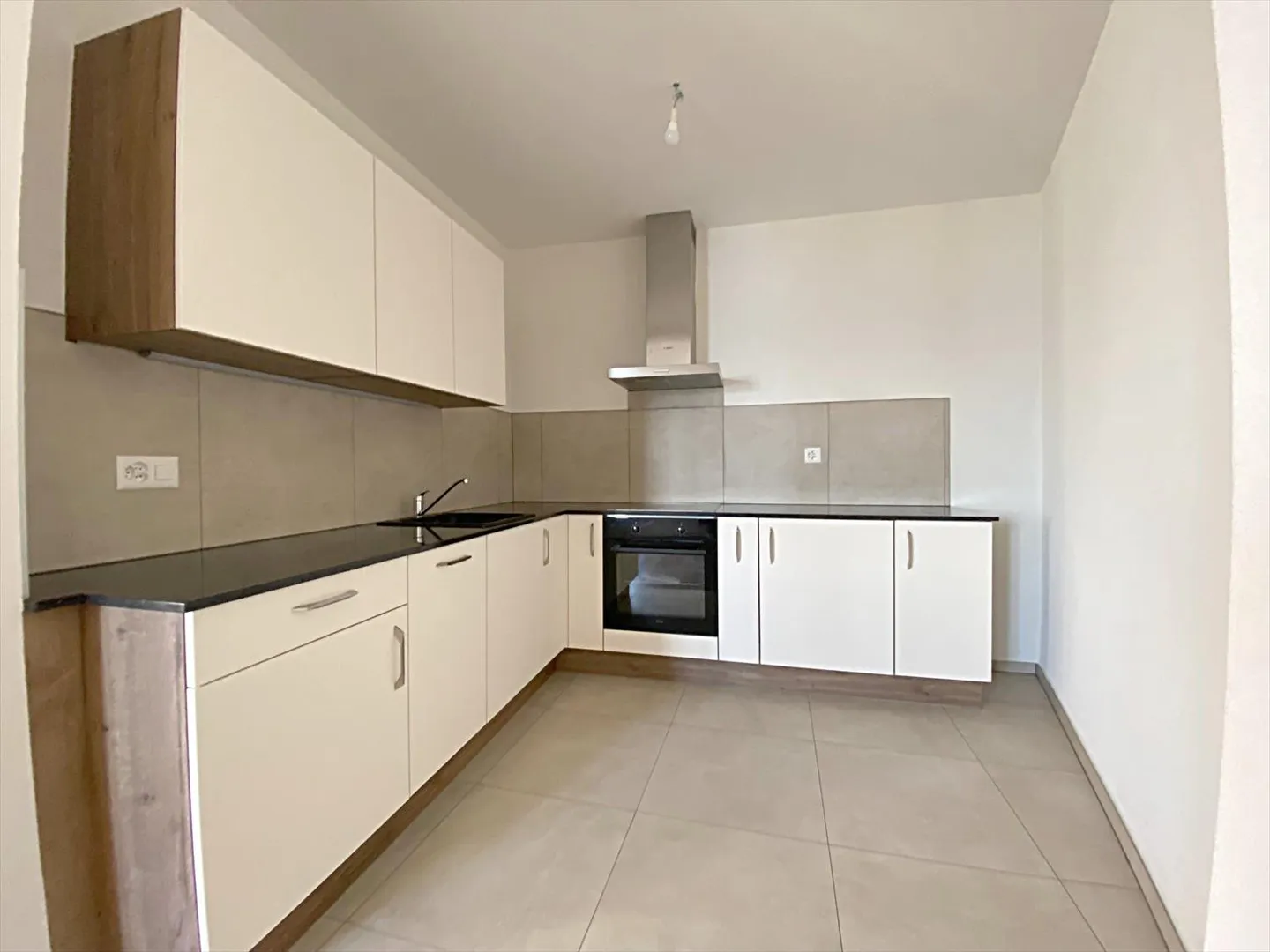 Charming 2-room apartment with lake view in Grandson - Photo 5 of 7