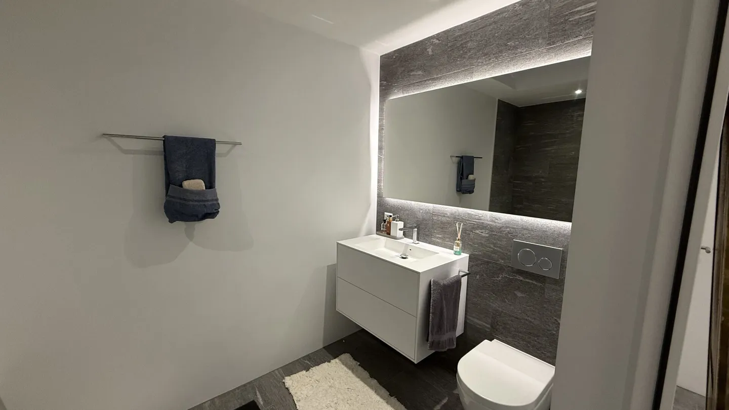 Moderna casa angolare di 4,5 stanze in posizione soleggiata a Biasca - Foto 11 di 13