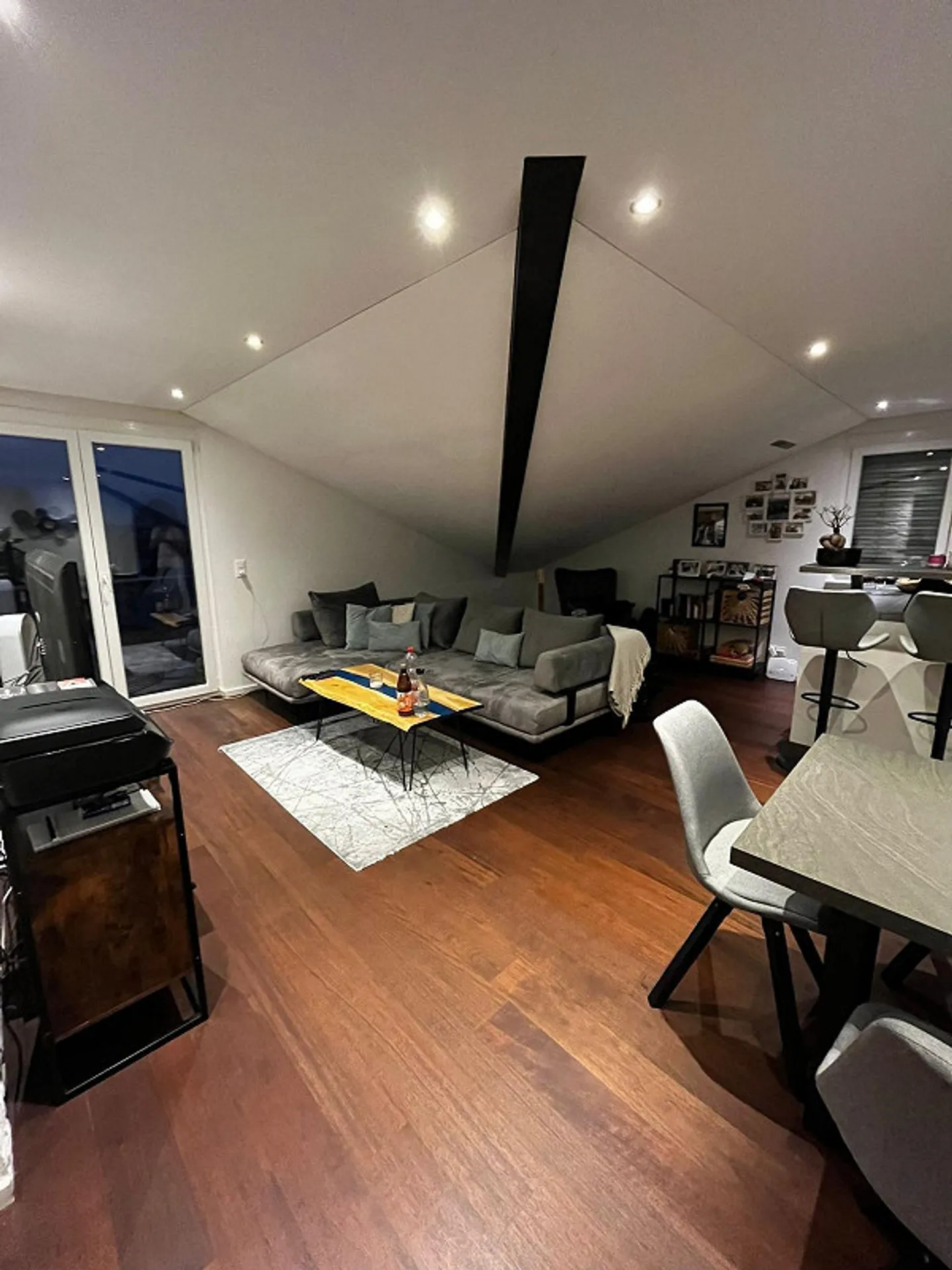 Bellissimo appartamento mansardato in affitto - Foto 5 di 9