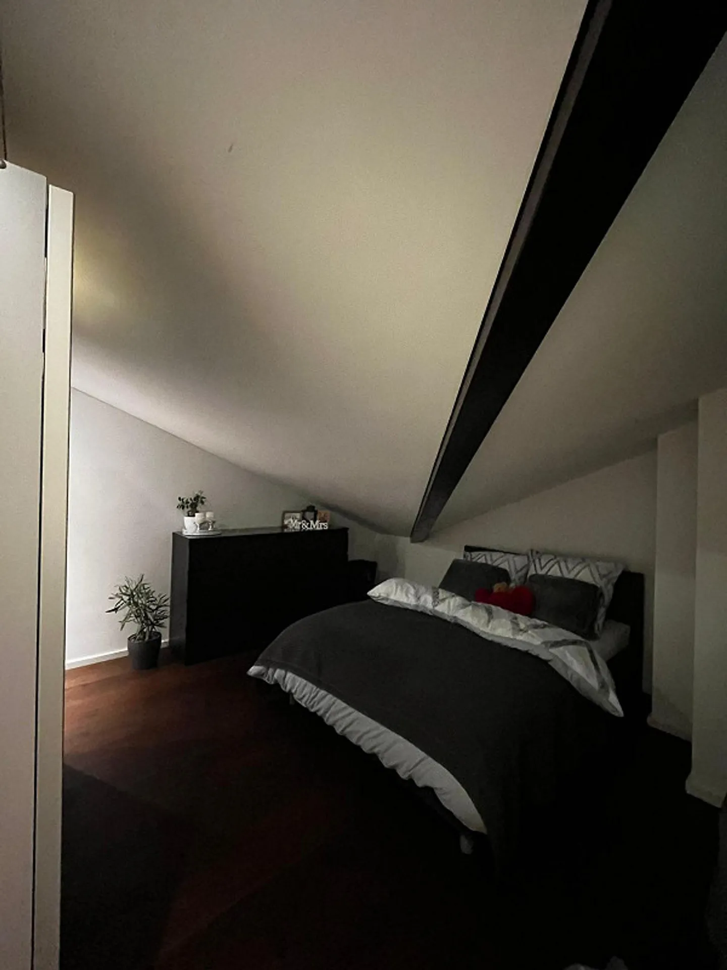 Bellissimo appartamento mansardato in affitto - Foto 6 di 9