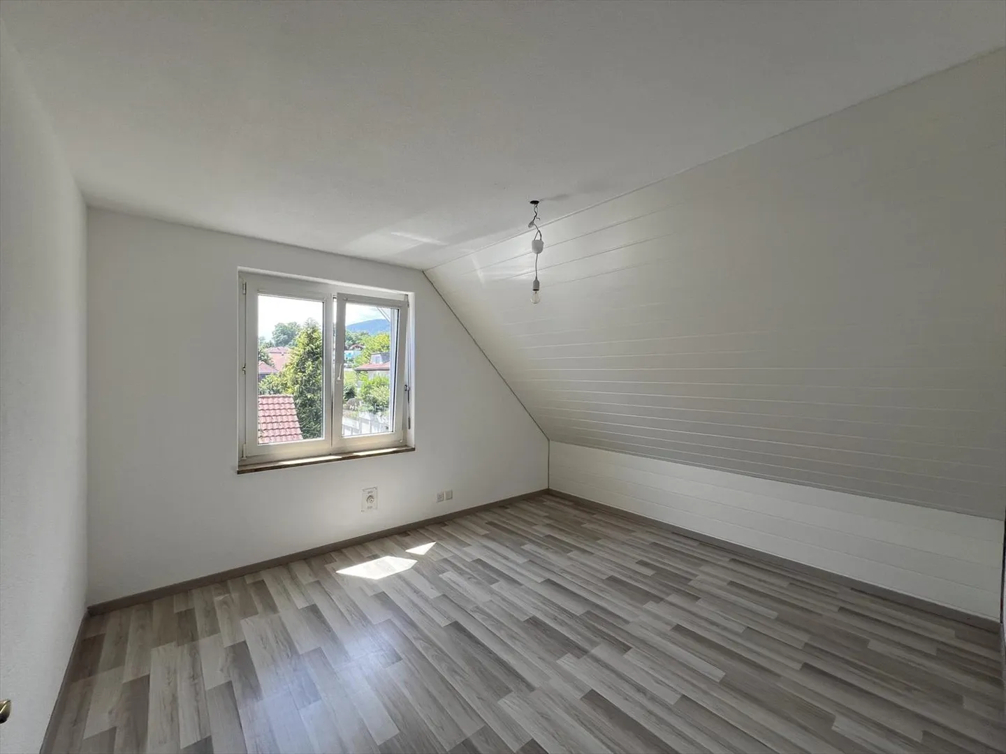 Traumhafte Maisonette mit Panoramablick aufs Seeland und die Alpen ? ruhig gelegen in Bettlach - Photo 8 sur 13