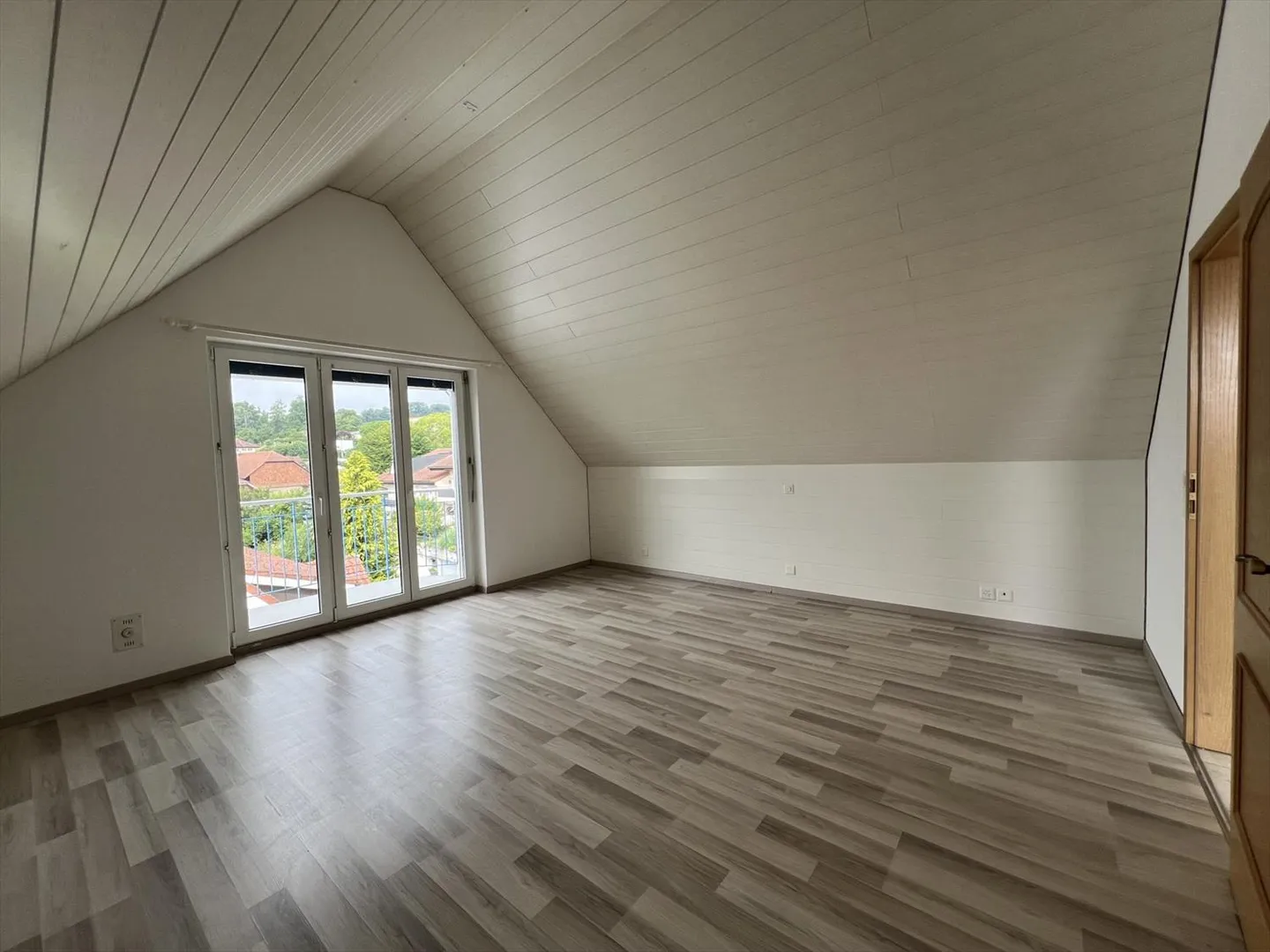 Traumhafte Maisonette mit Panoramablick aufs Seeland und die Alpen ? ruhig gelegen in Bettlach - Photo 9 sur 13