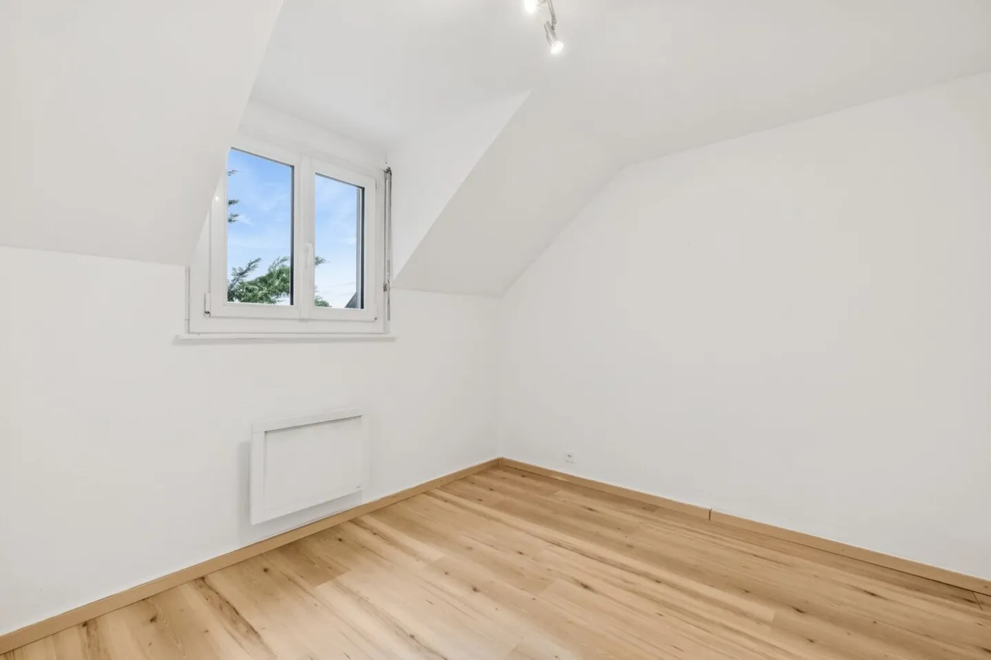 Renovated family villa in Commugny with independent guest studio - Photo 11 of 11