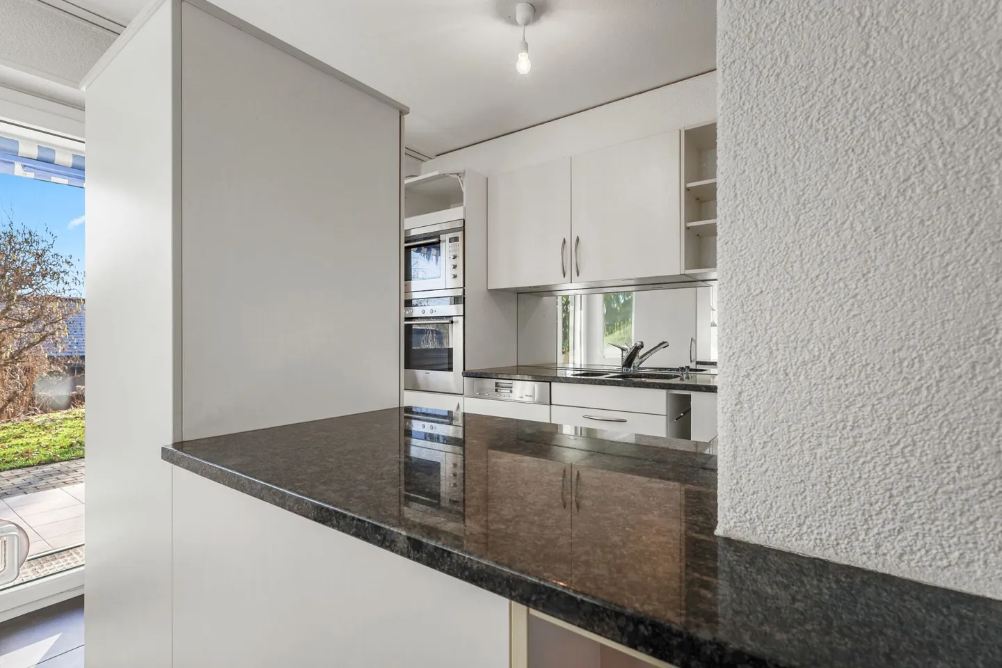 Attractive Detached Single-Family House - Photo 7 of 30