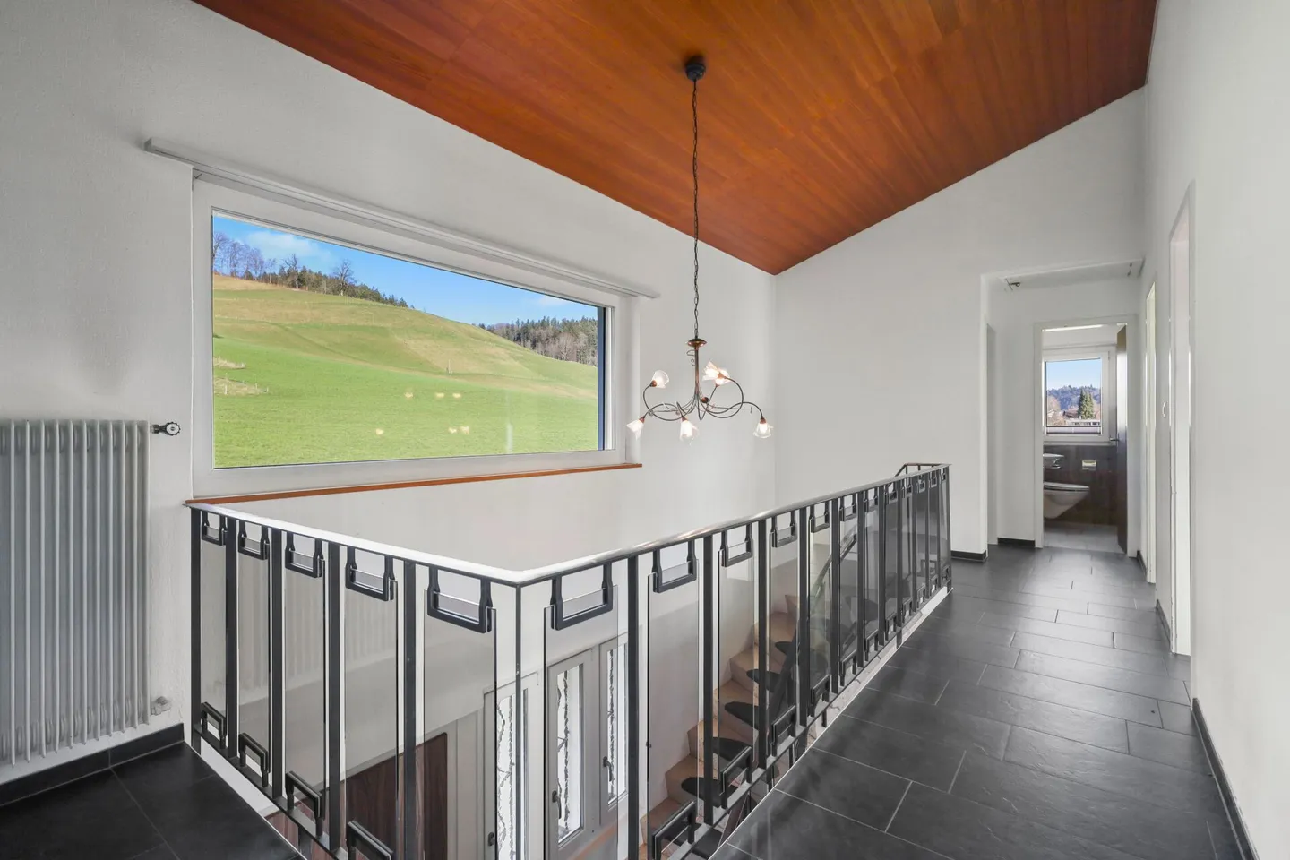 Attractive Detached Single-Family House - Photo 13 of 30