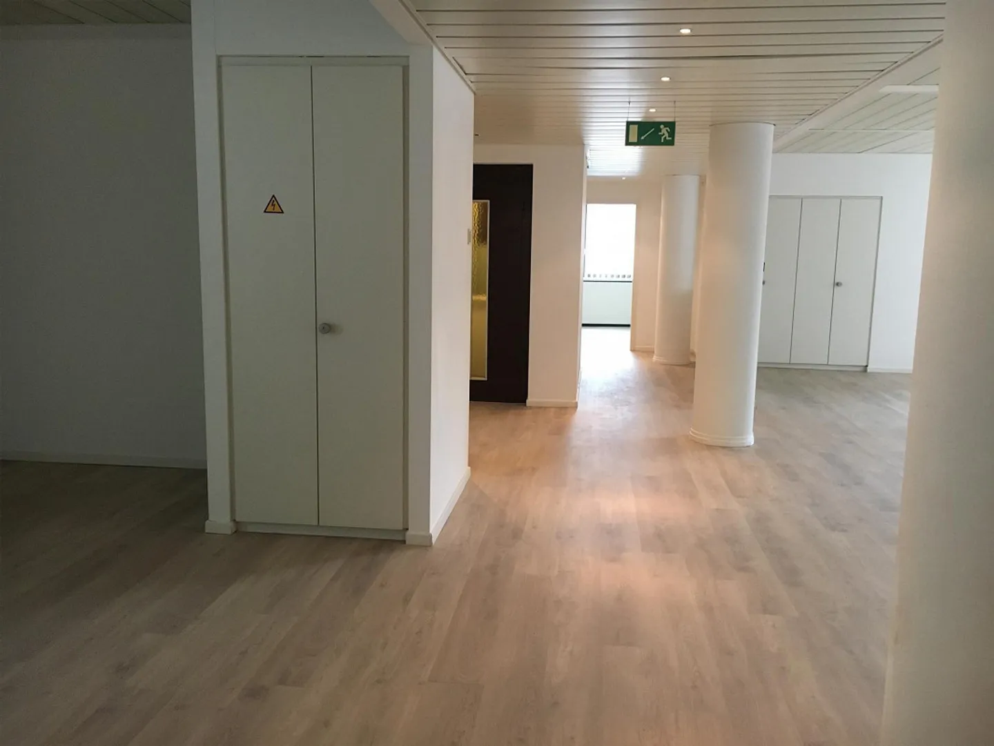 CHIASSO, OFFICE BUILDING FOR RENT - CHIASSO CORSO SAN GOTTARDO AREA - Photo 9 of 22