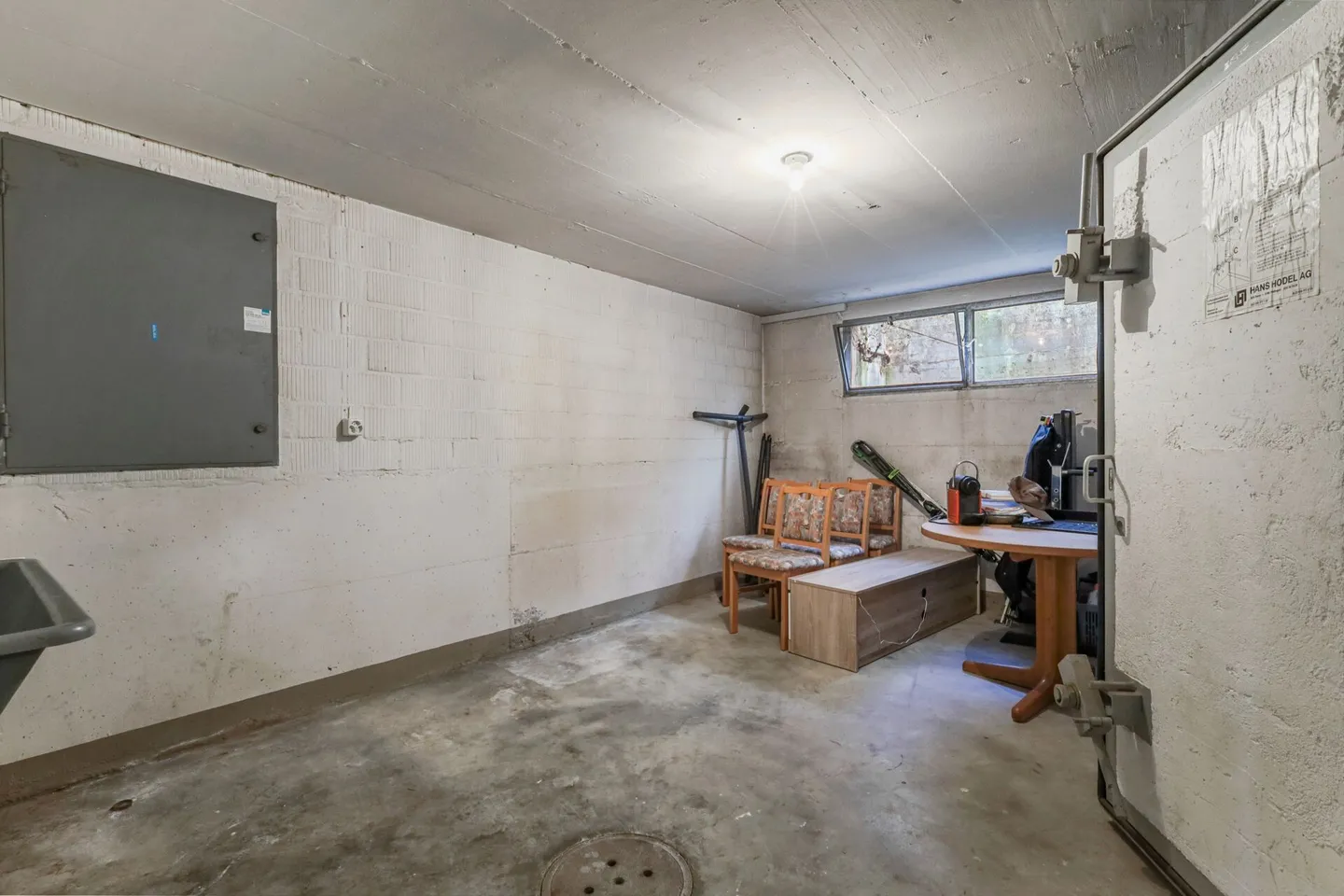 Attractive Detached Single-Family House - Photo 20 of 30