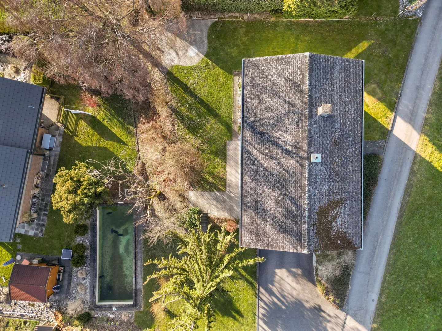 Attractive Detached Single-Family House - Photo 23 of 30