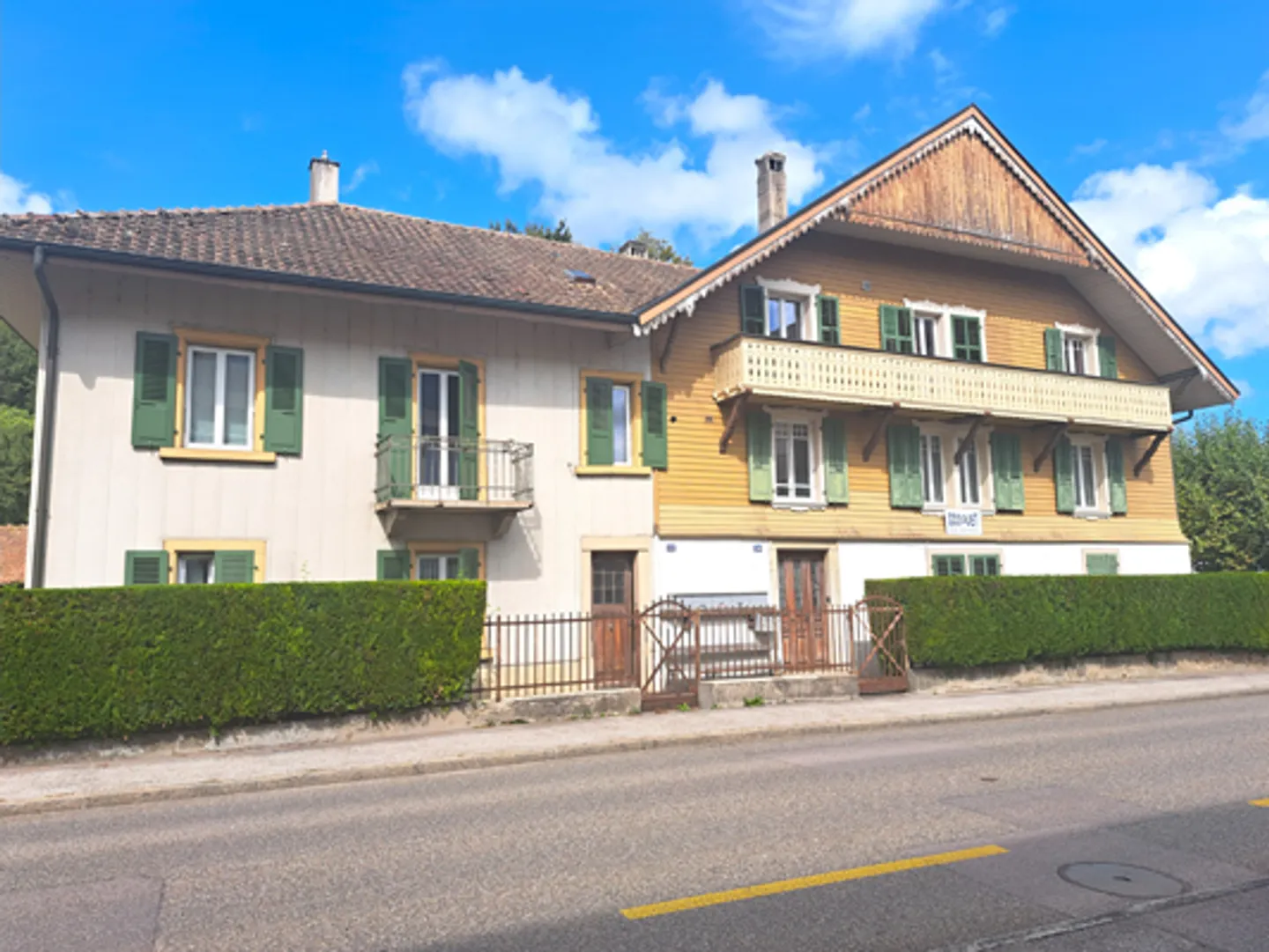 Wohngebäude - Foto 1 von 30